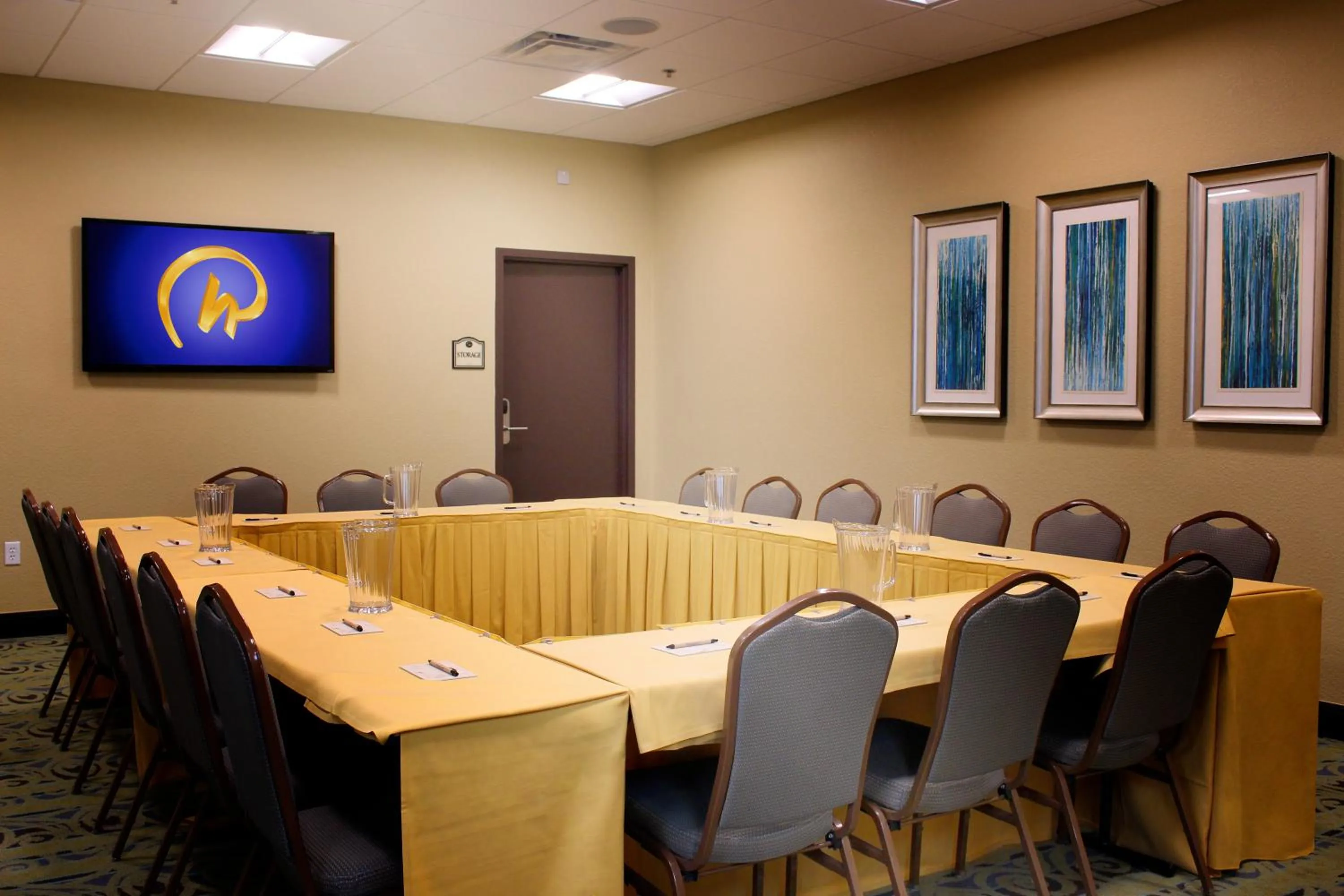 Business facilities in Rosen Inn at Pointe Orlando