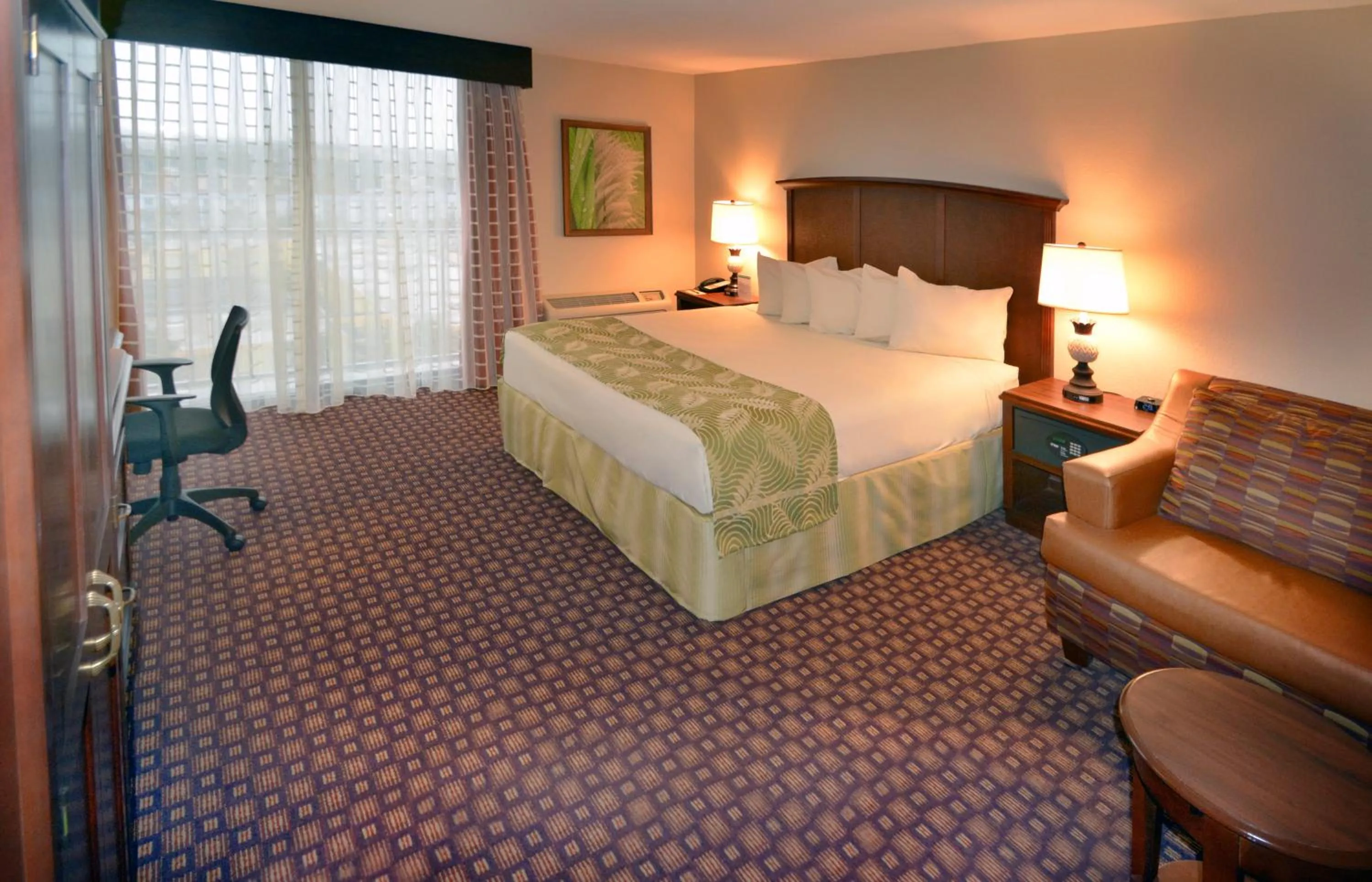 Bed in Rosen Inn Closest to Universal