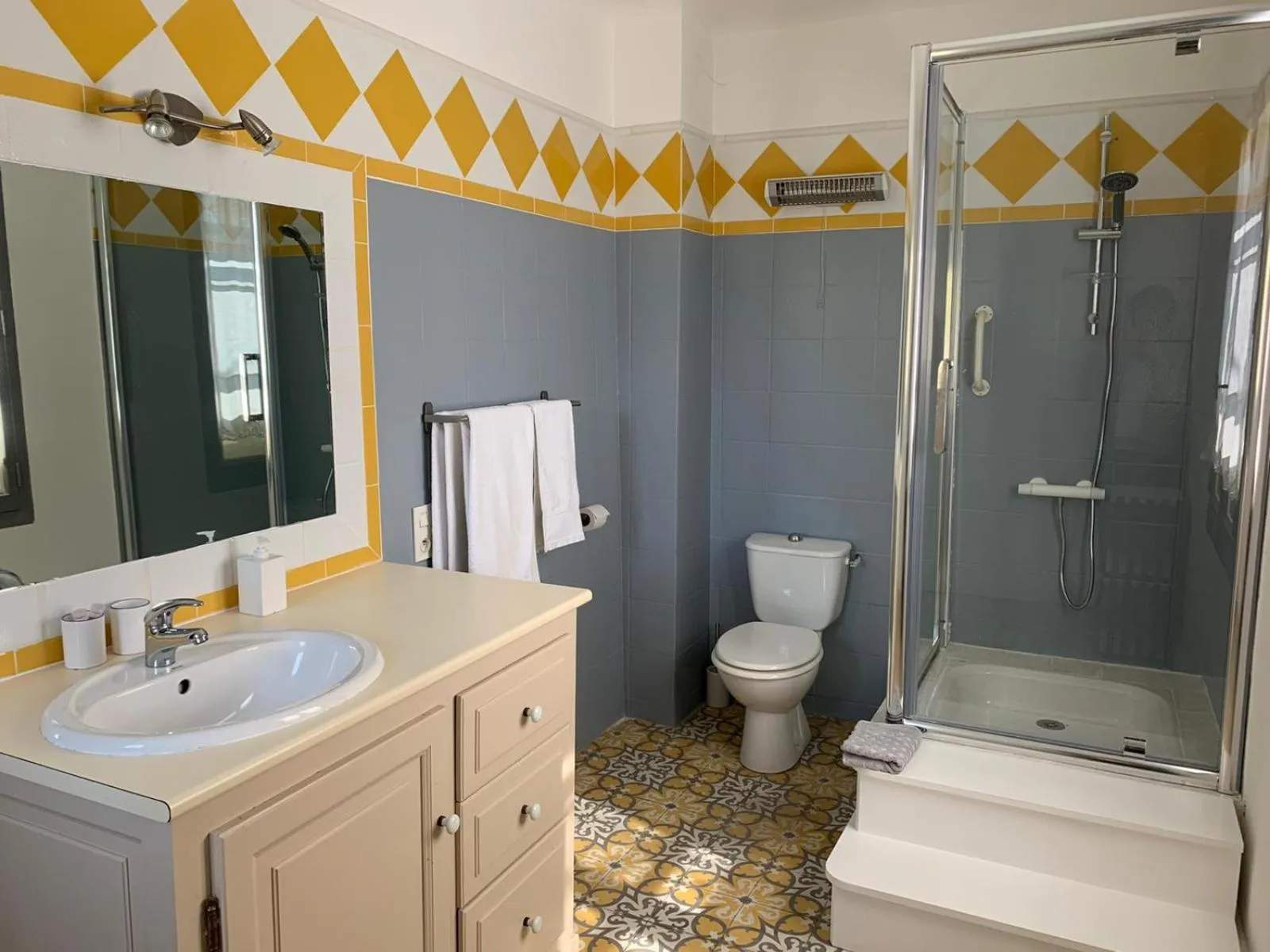 Shower in Bastide Sainte Agnès