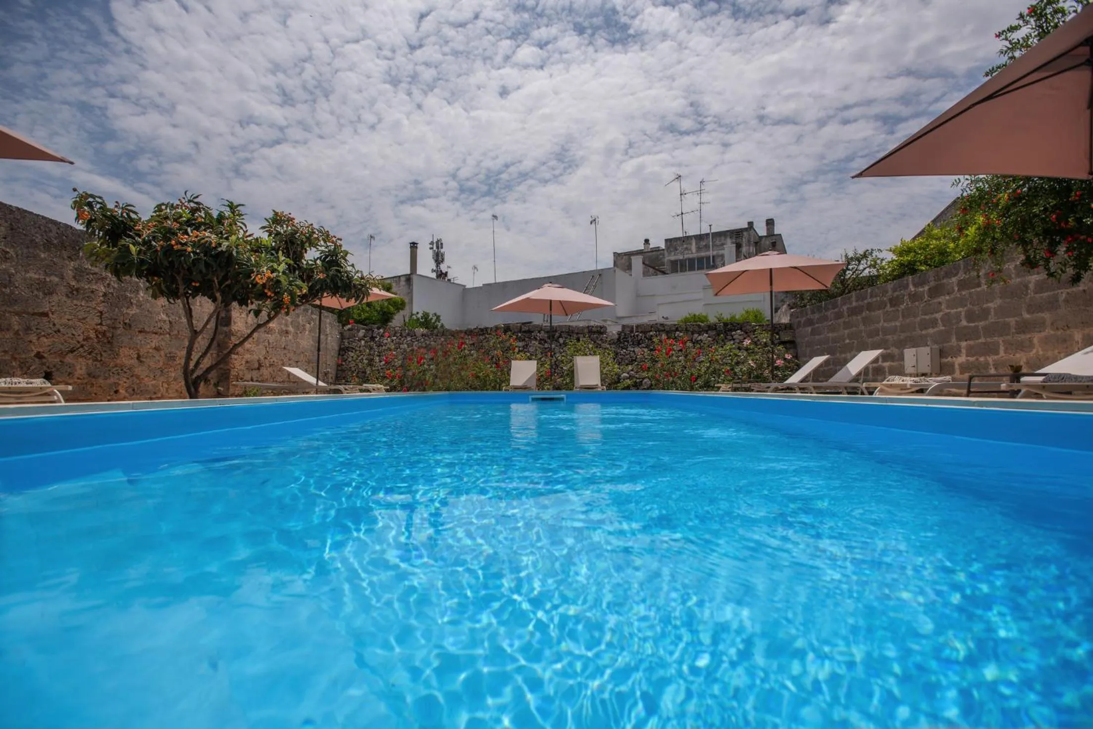 Pool view in B&B Don Alessandro
