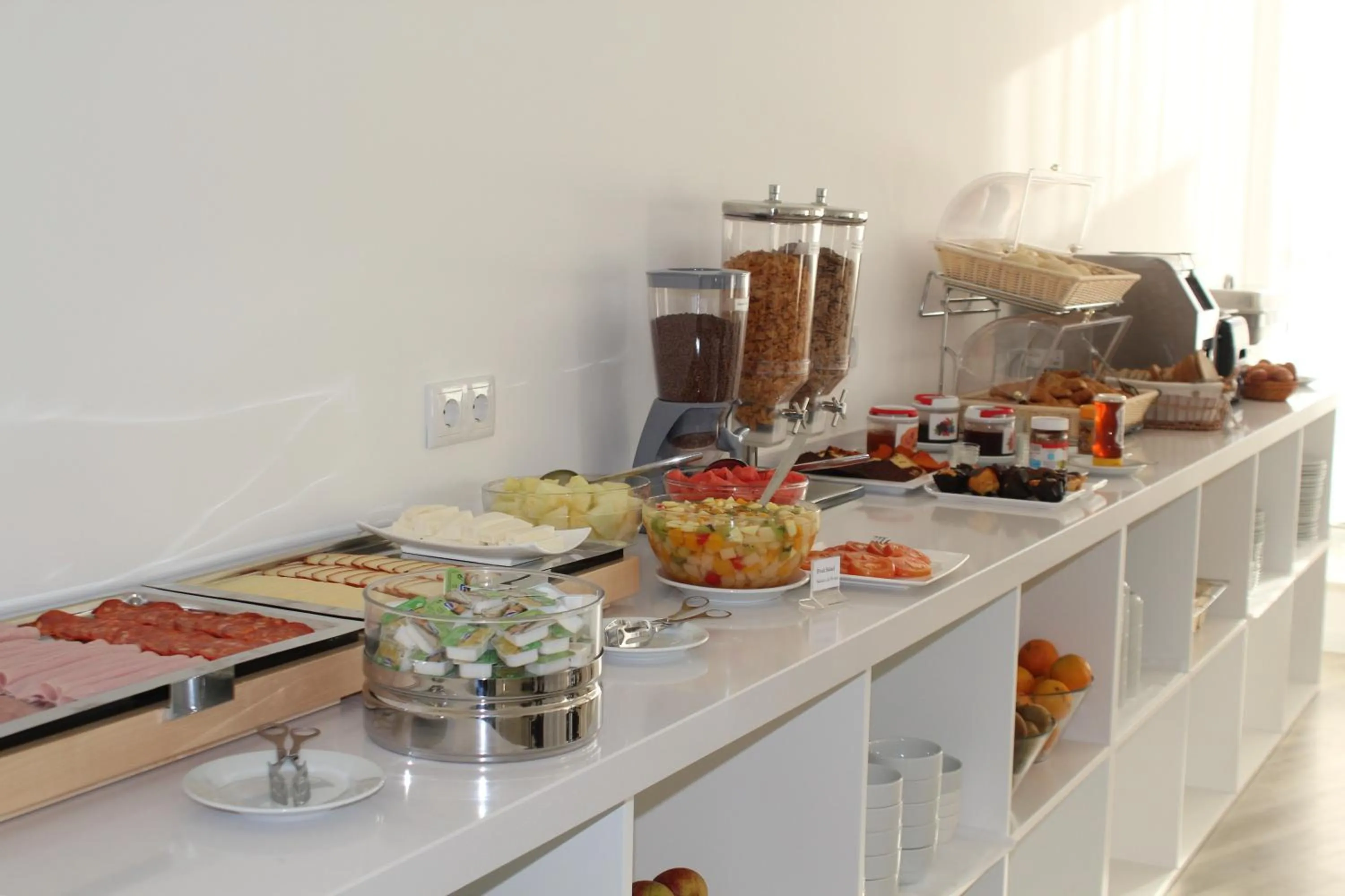 Food and drinks in Villa Alcaide