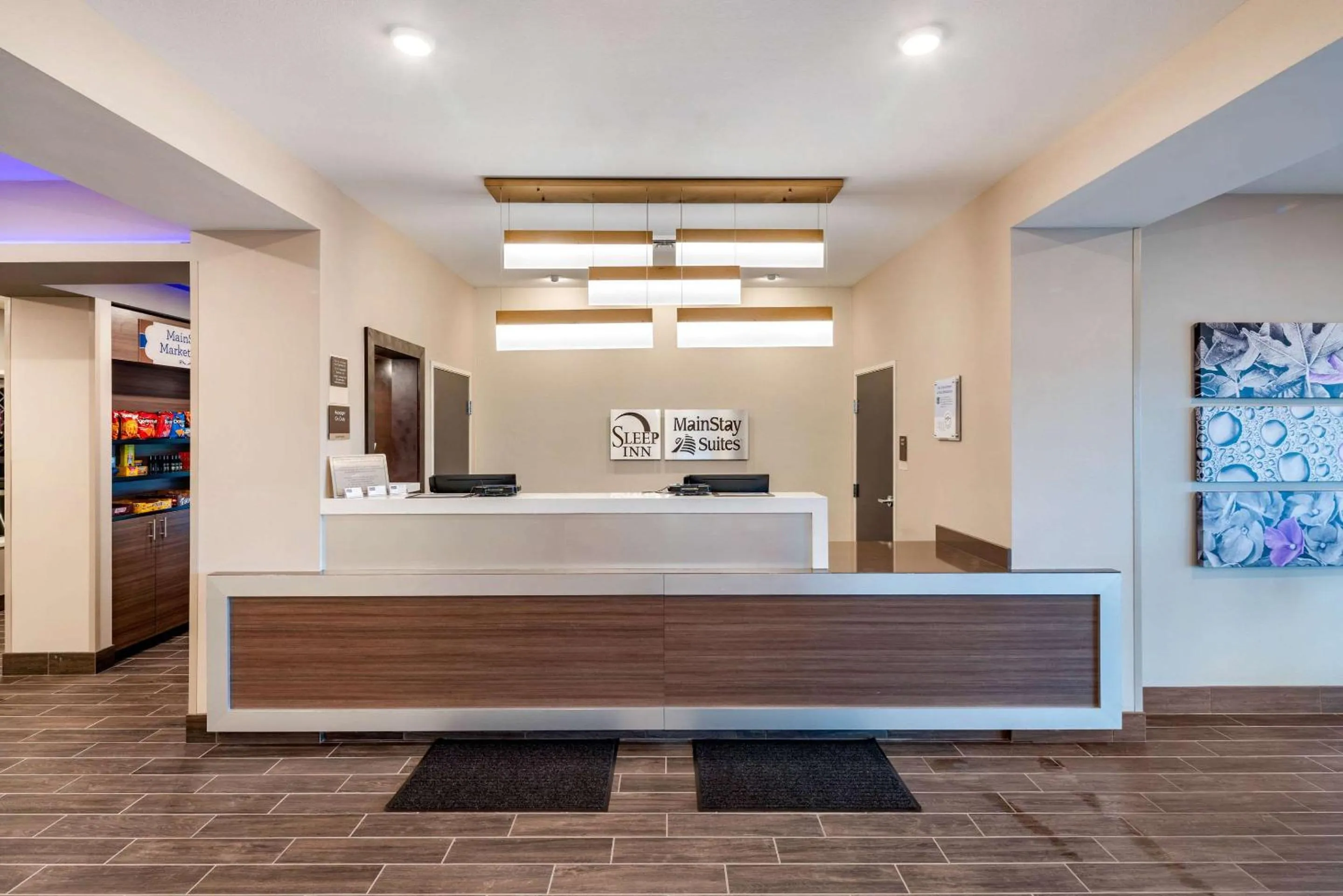 Lobby or reception in MainStay Suites Spokane Airport