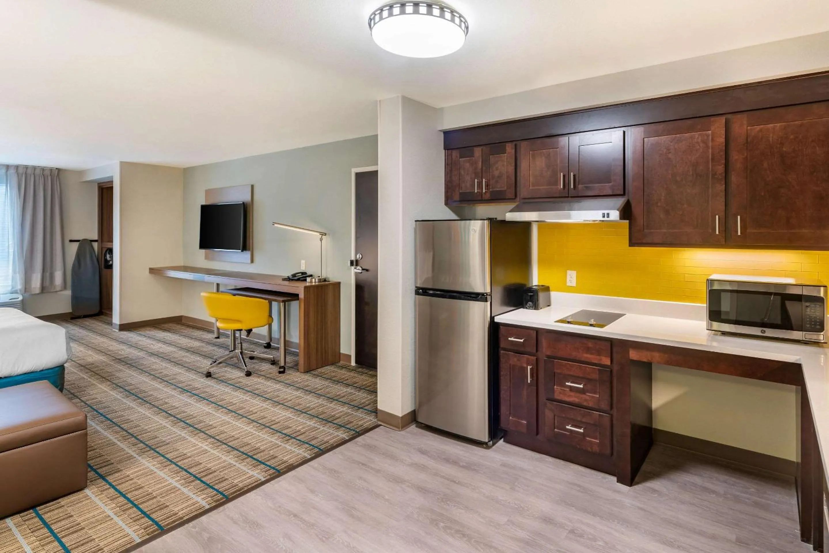 Bedroom in MainStay Suites Spokane Airport