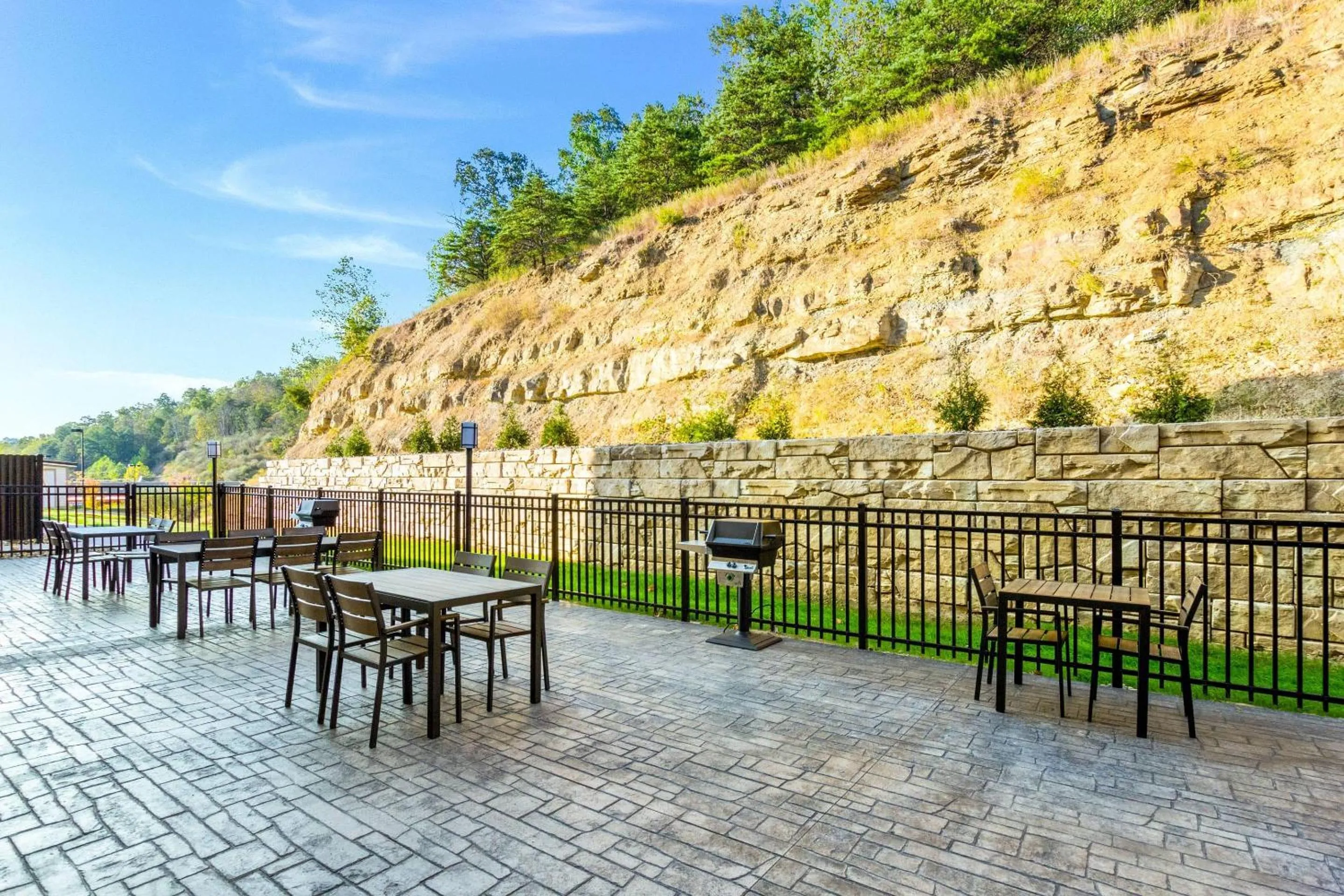 Property building in MainStay Suites Winfield-Teays Valley