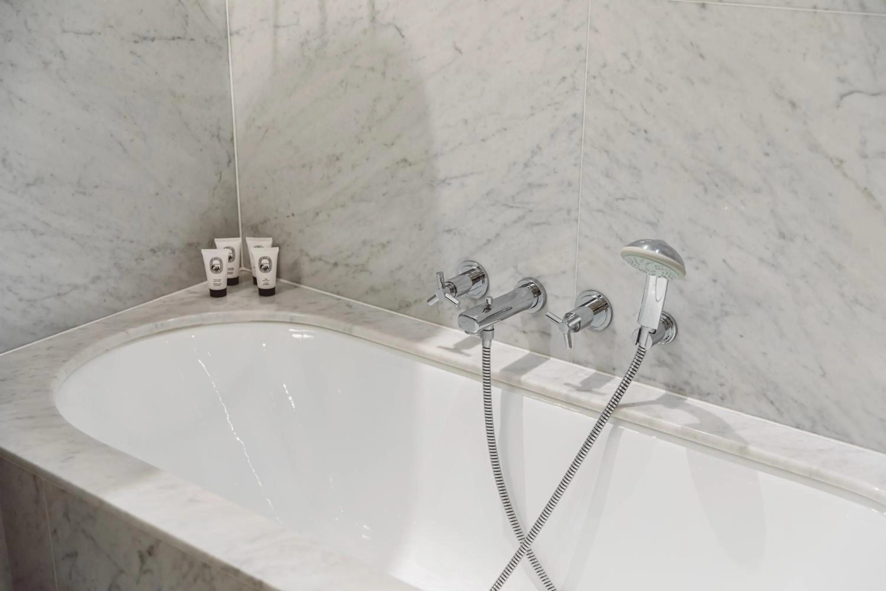 Bathroom in Hôtel de l'Abbaye