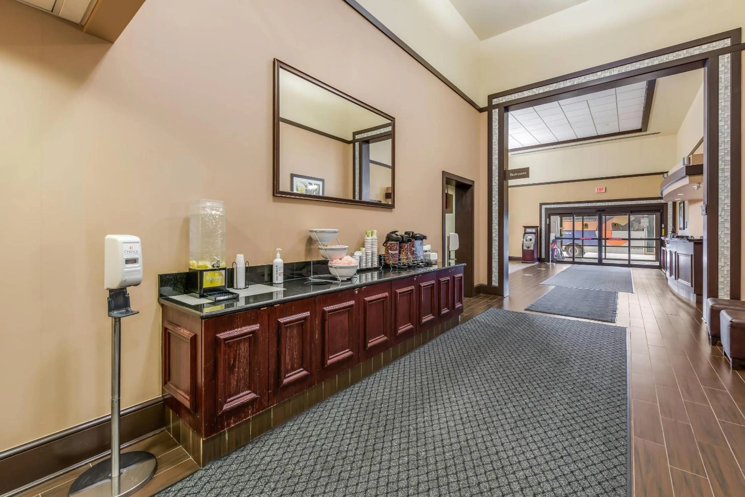 Breakfast in Comfort Suites Chicago O'Hare Airport