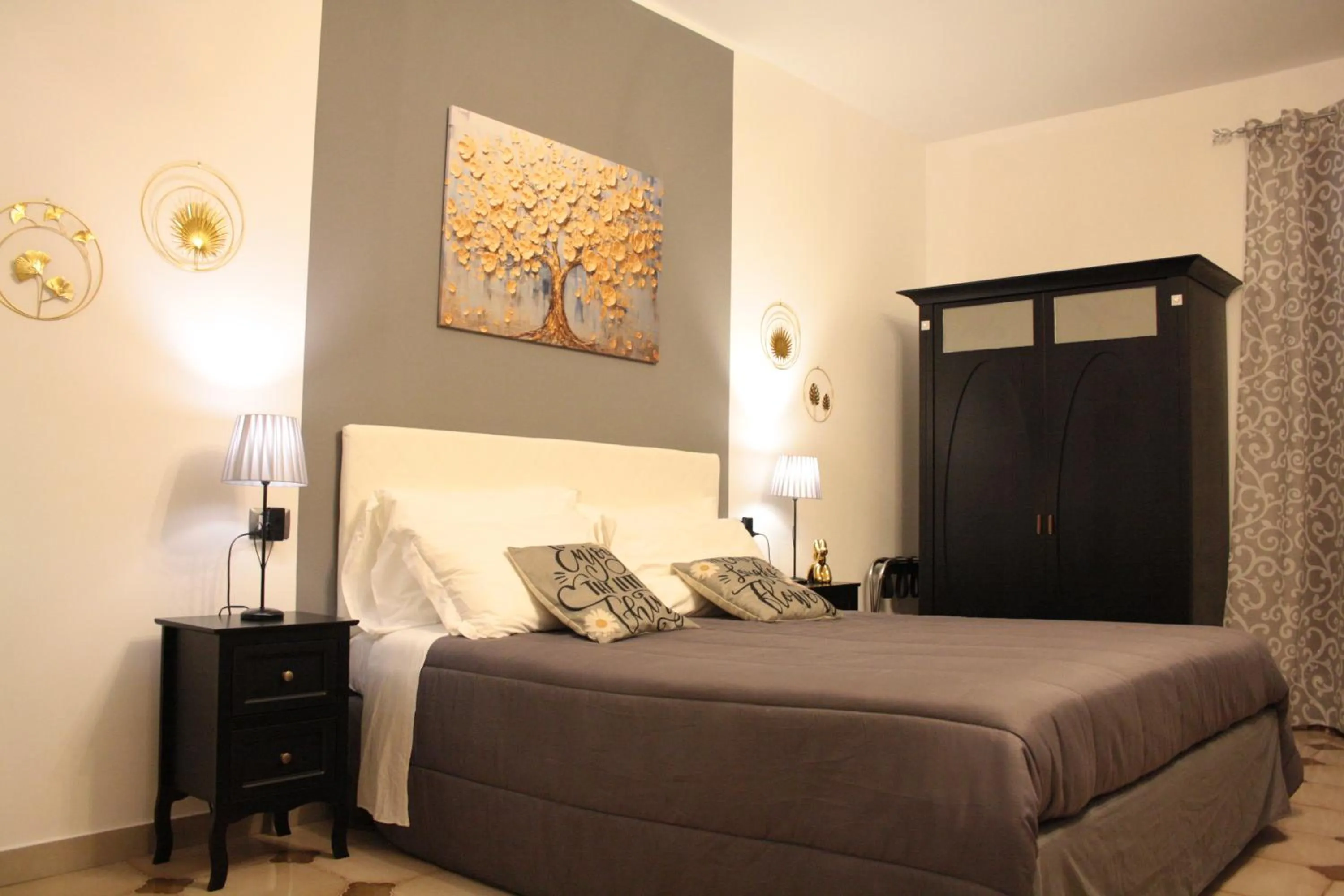 Photo of the whole room, Bed in Oasi Del Gabbiano