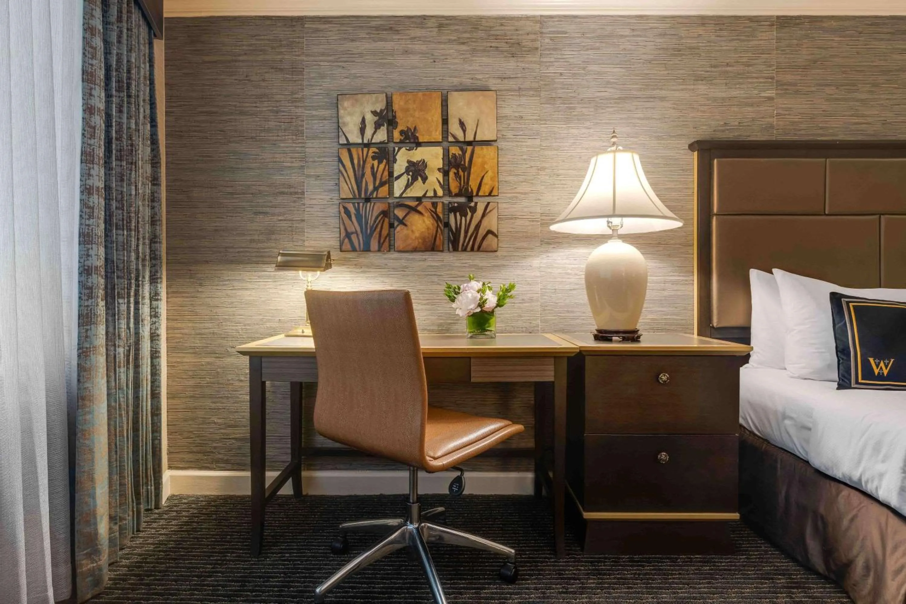 Bedroom, Bed in The Whitehall Hotel - BW Premier Collection