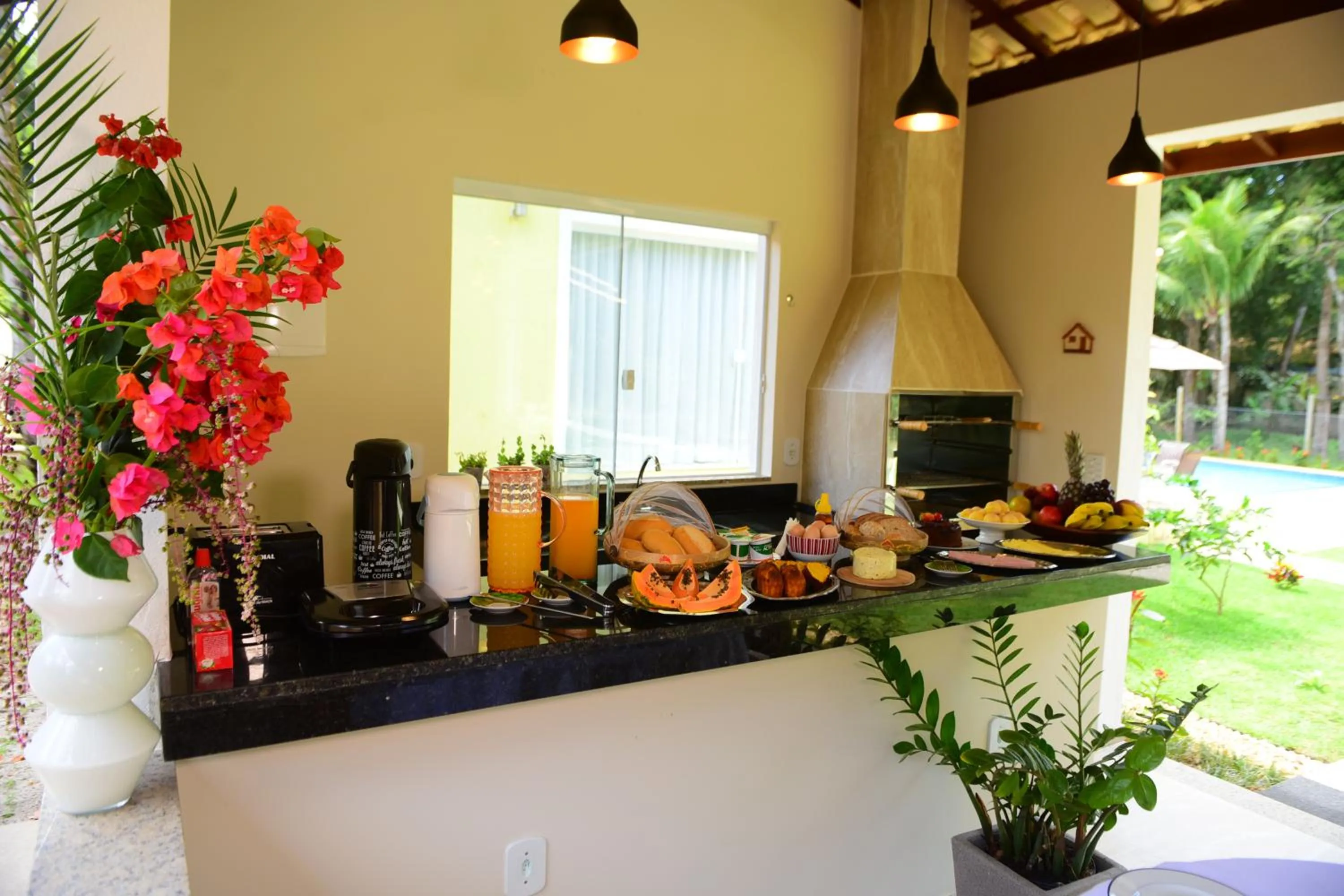 Buffet breakfast in Quintas do Arraial Guest House