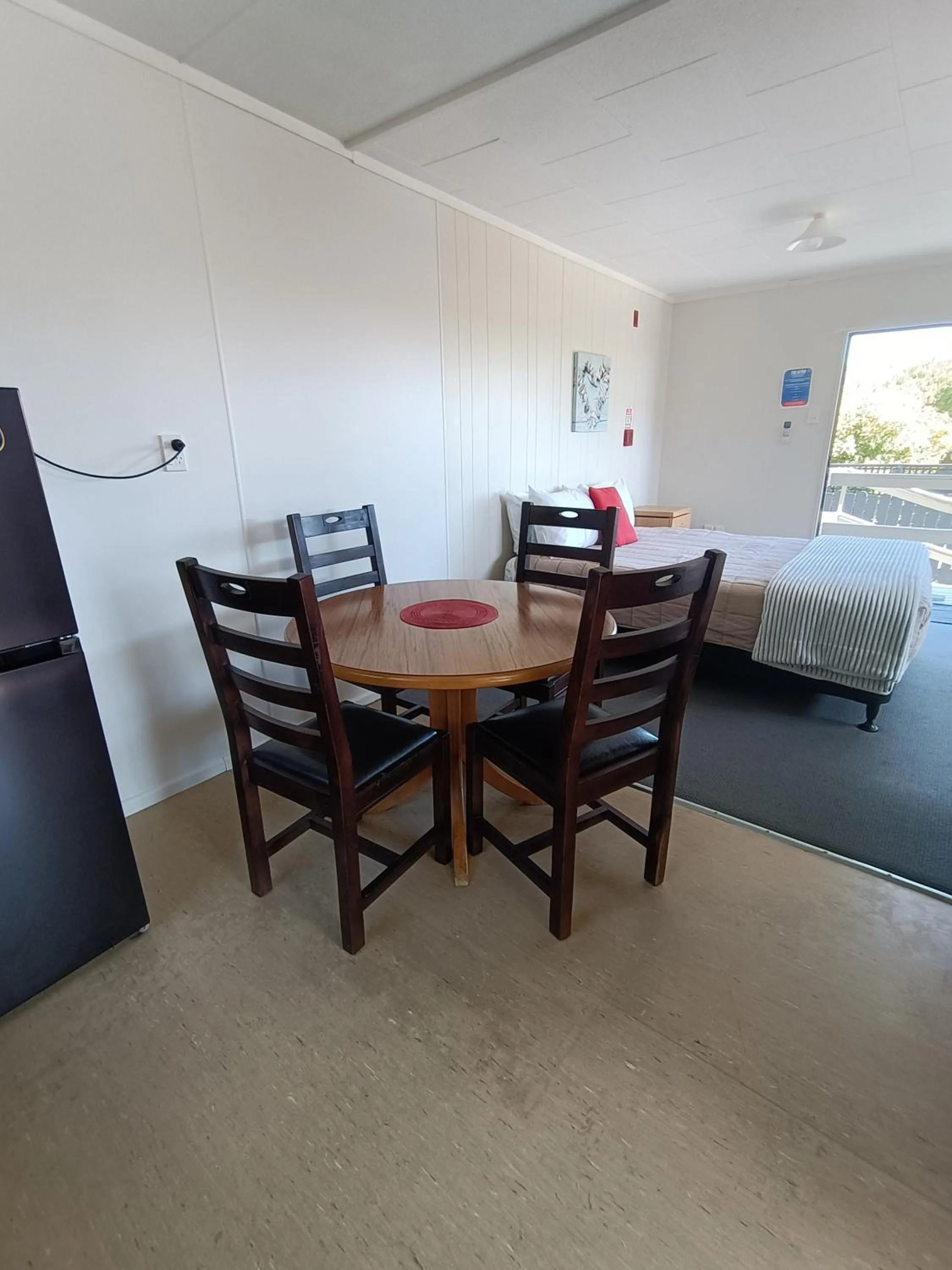 Bed in Moeraki Beach Motels