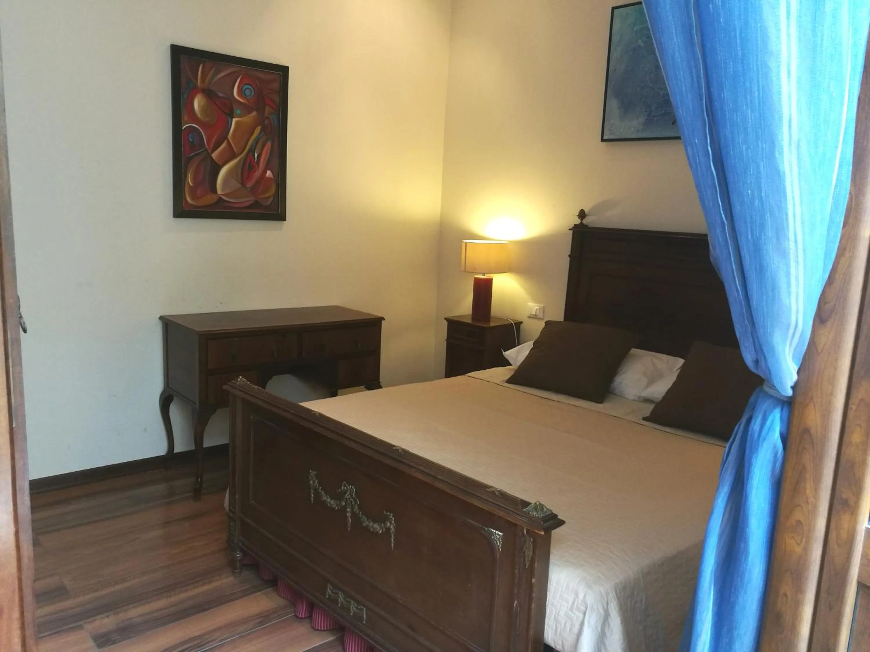 Bedroom, Bed in Legacy