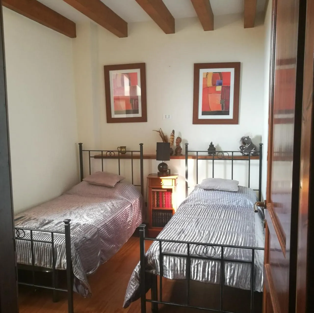 Bedroom, Bed in Legacy