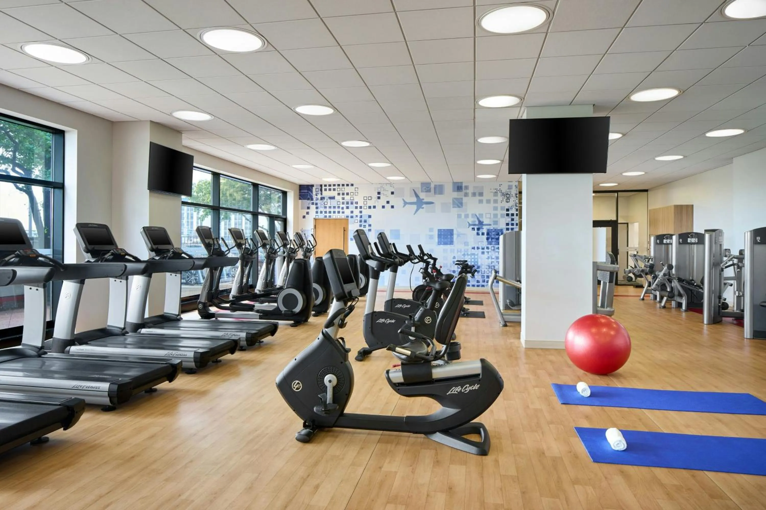 Fitness centre/facilities in Sheraton Suites Chicago O'Hare