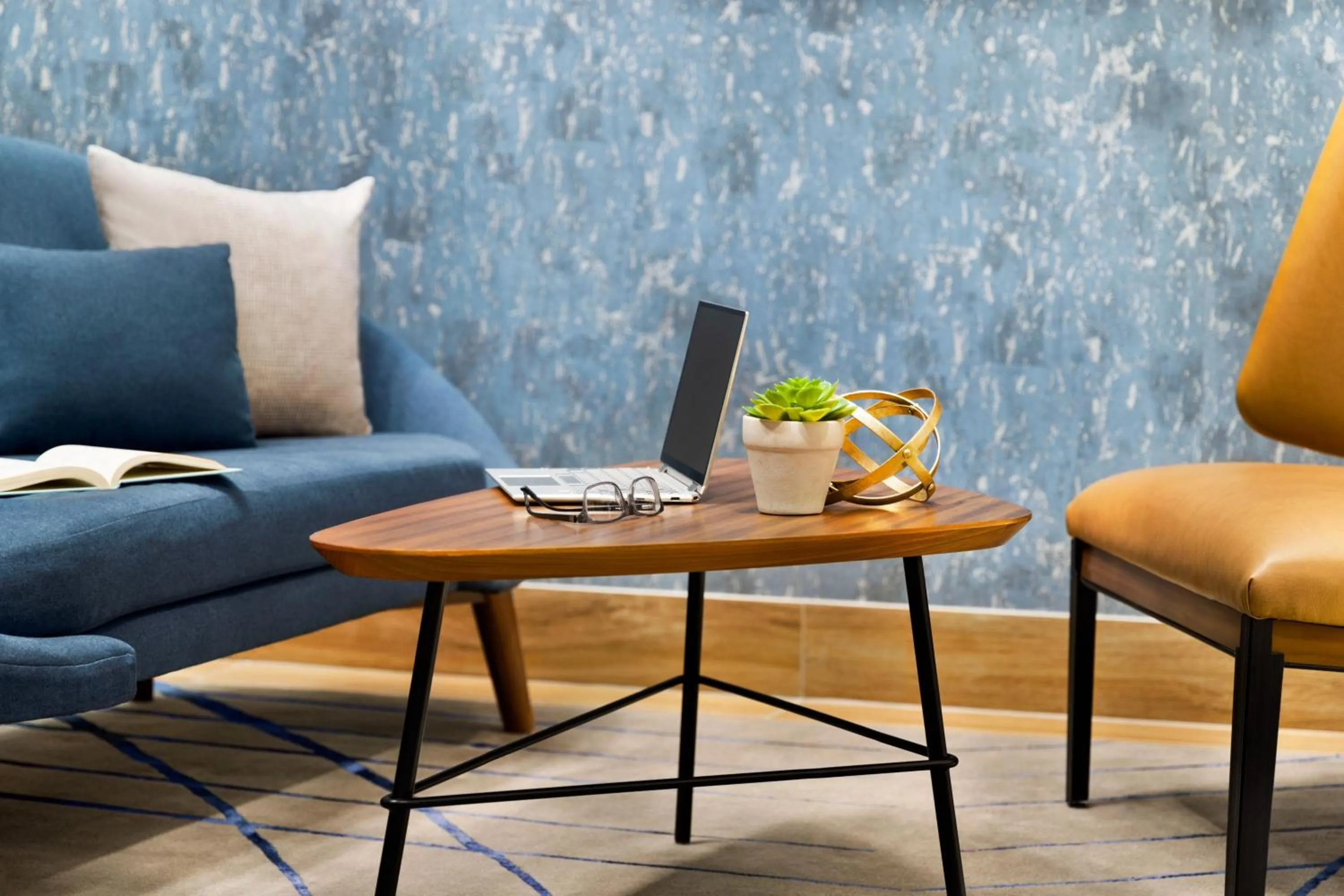 Lobby or reception in Sheraton Suites Chicago O'Hare