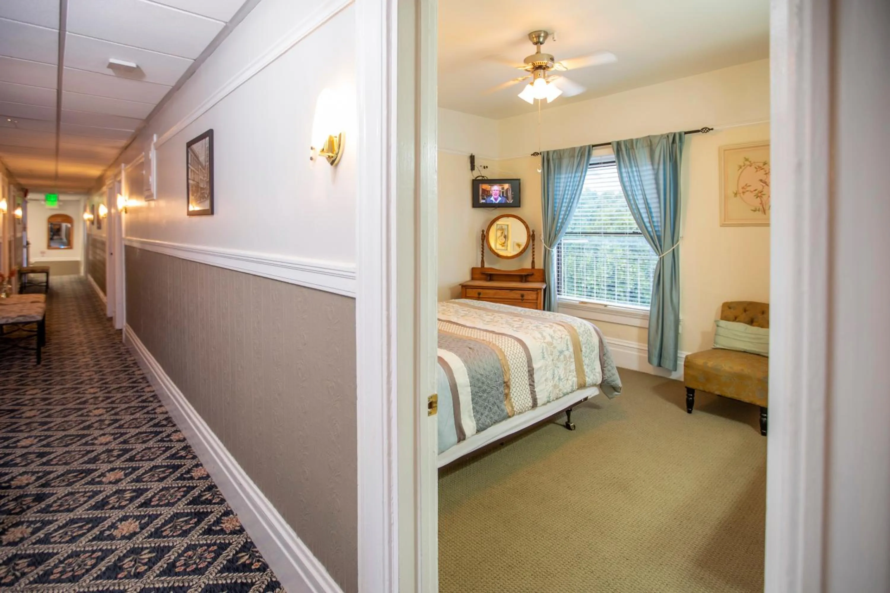 Other, Bed in Hayes Valley Inn