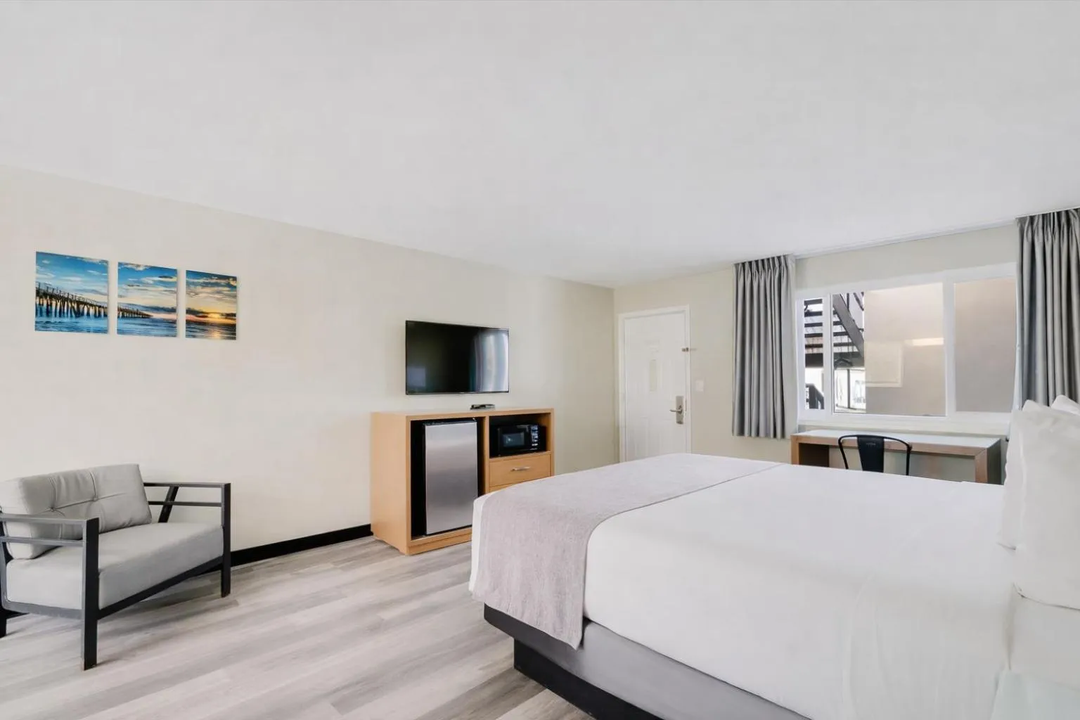 Bedroom, Bed in The Atwood Hotel San Diego - SeaWorld/Zoo