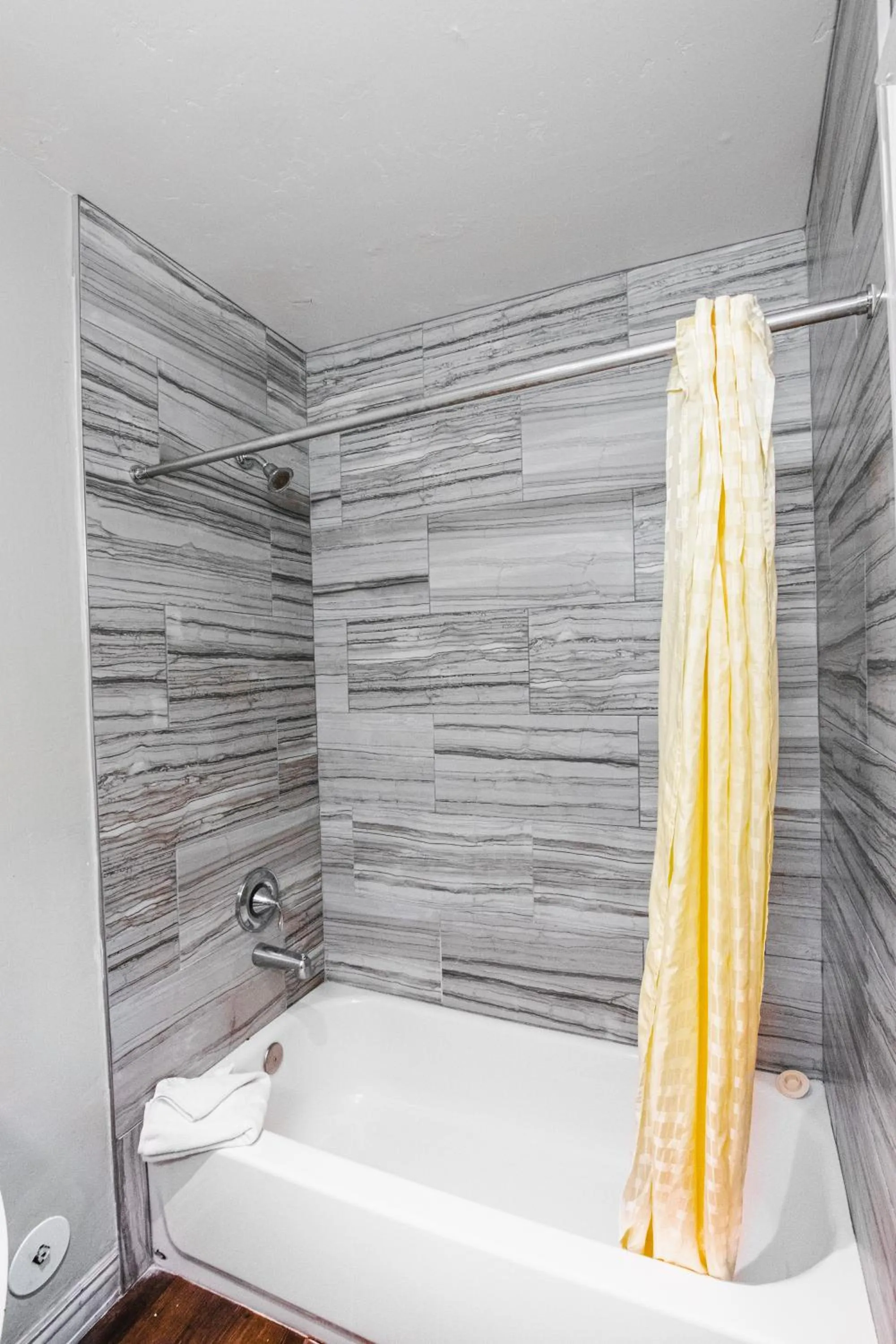 Bathroom in The Atwood Hotel San Diego - SeaWorld/Zoo