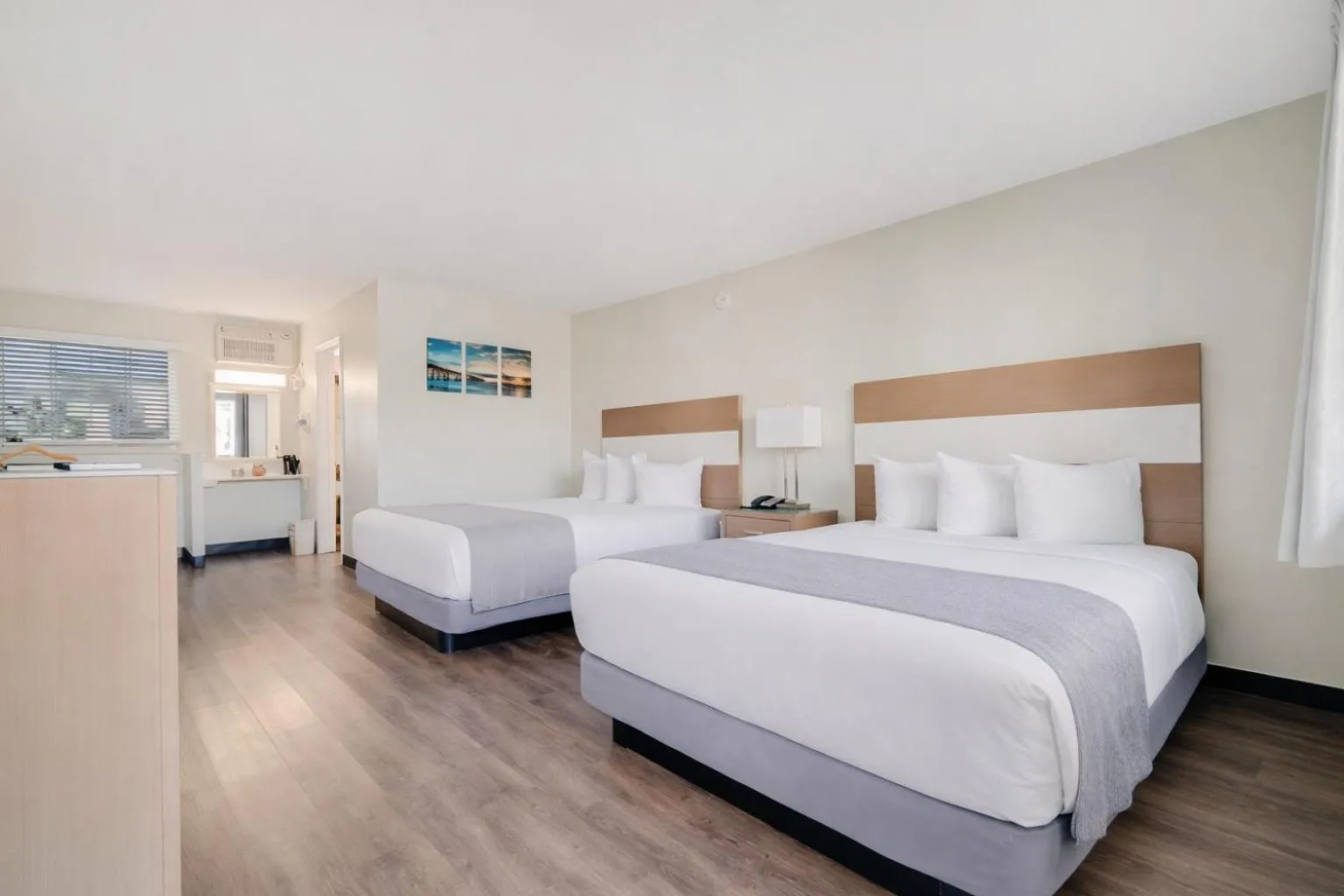 Bedroom, Bed in The Atwood Hotel San Diego - SeaWorld/Zoo