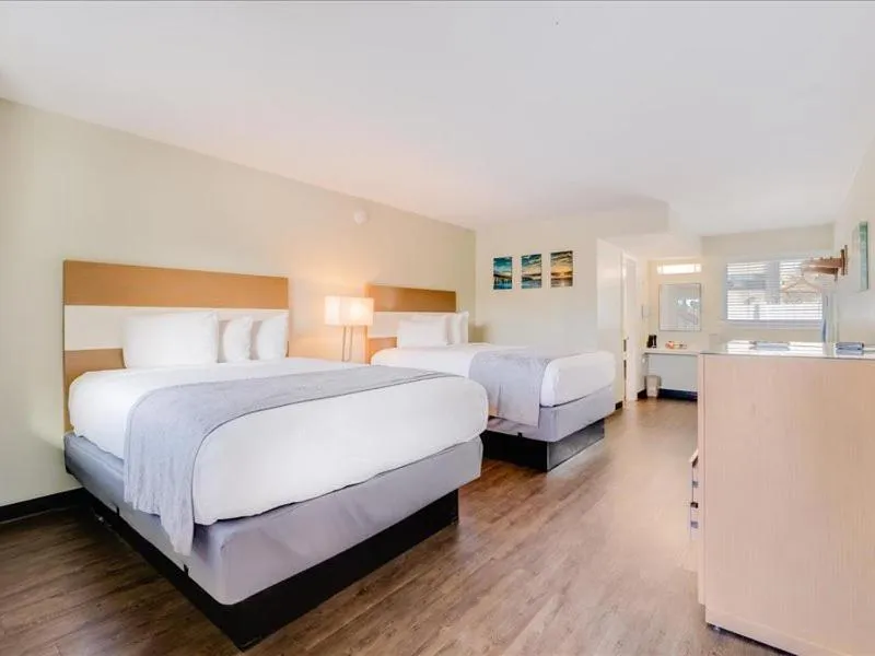 Bed in The Atwood Hotel San Diego - SeaWorld/Zoo