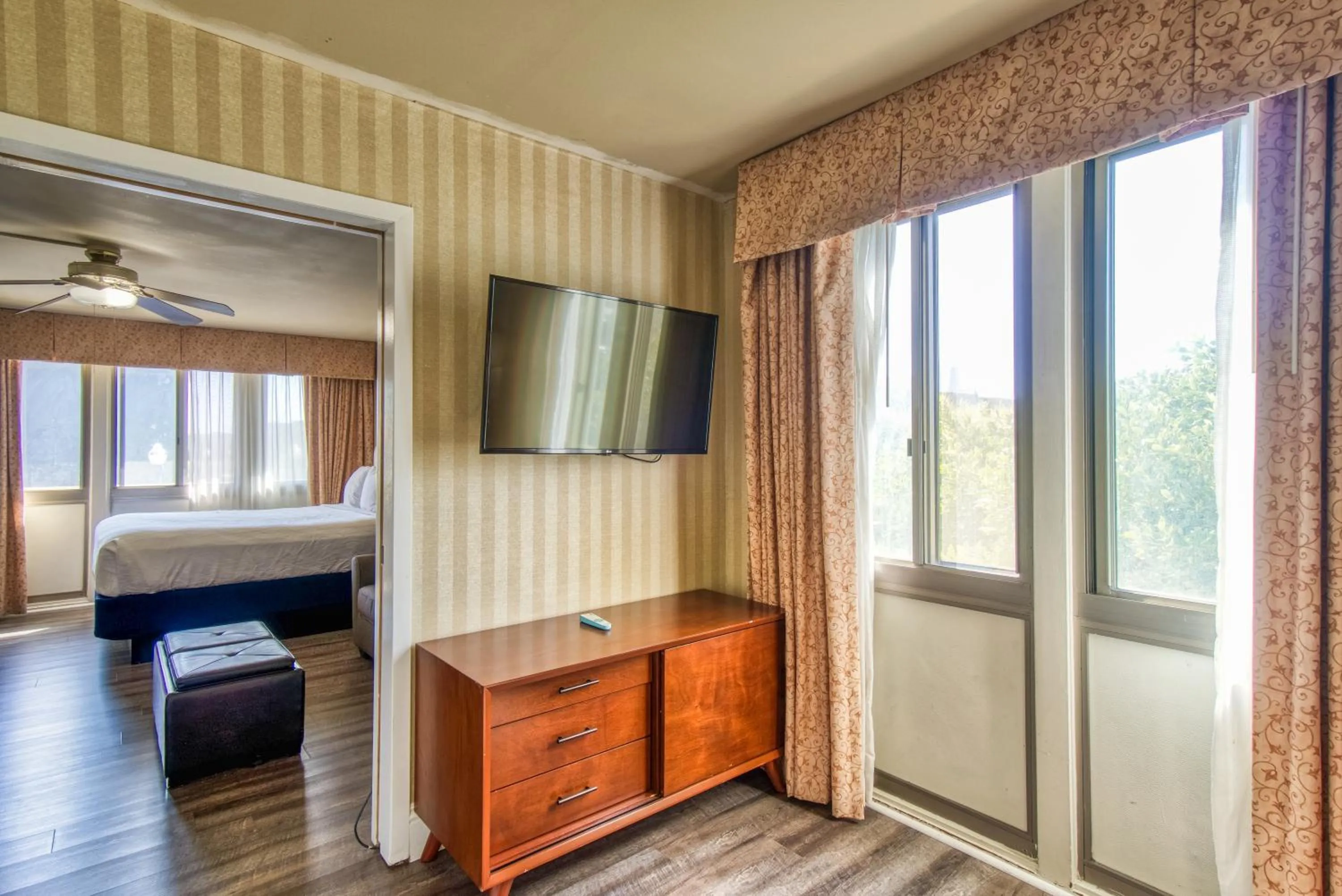 Bed in The Wharf Inn