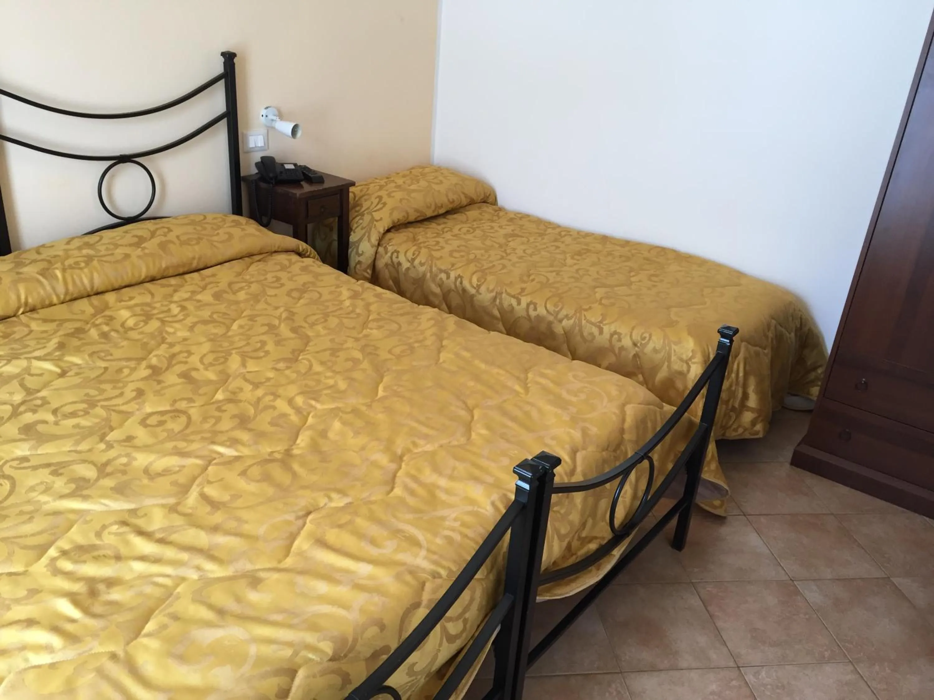 Bedroom, Bed in Hotel Campo Felice