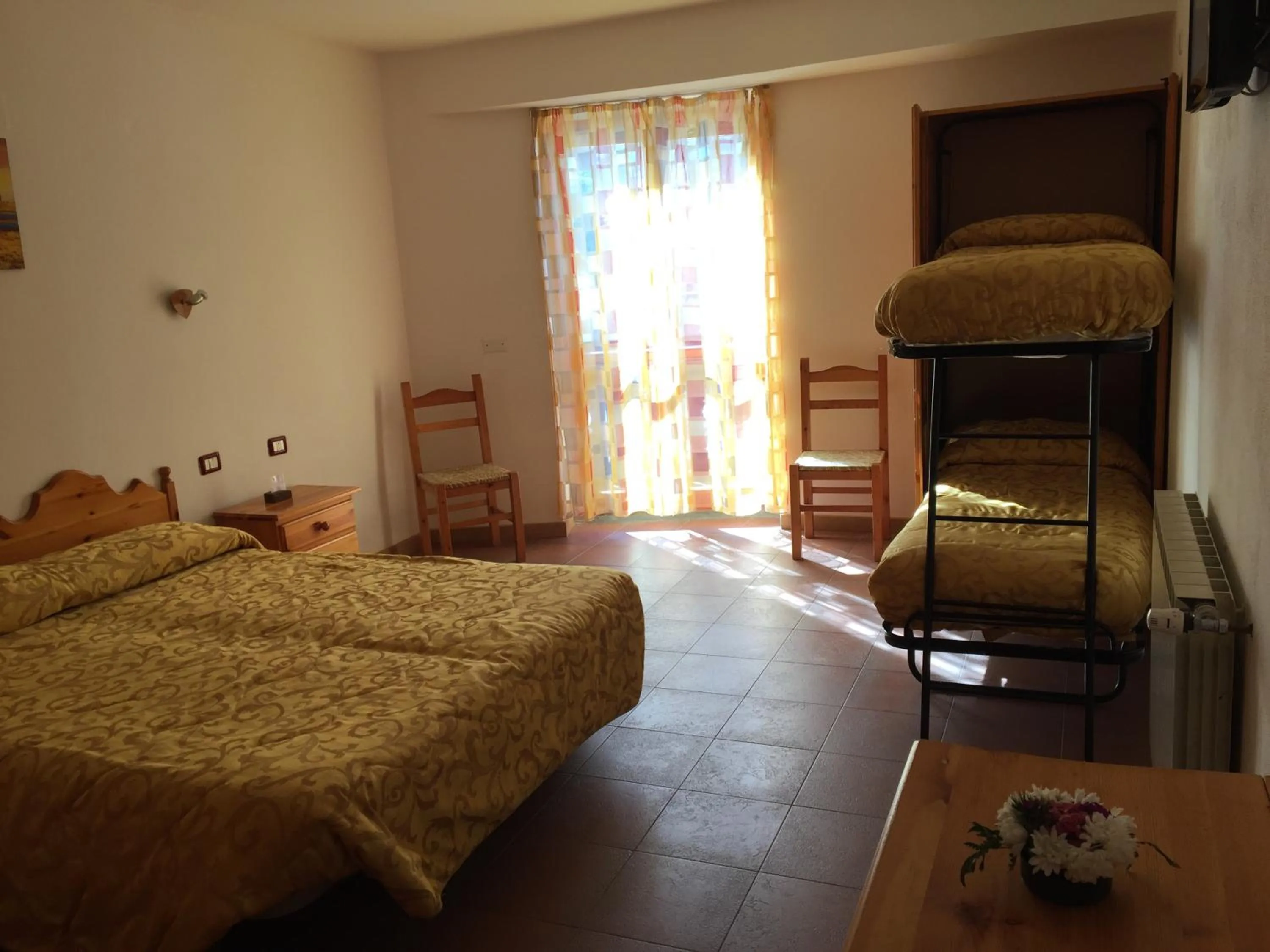 bunk bed, Bed in Hotel Campo Felice