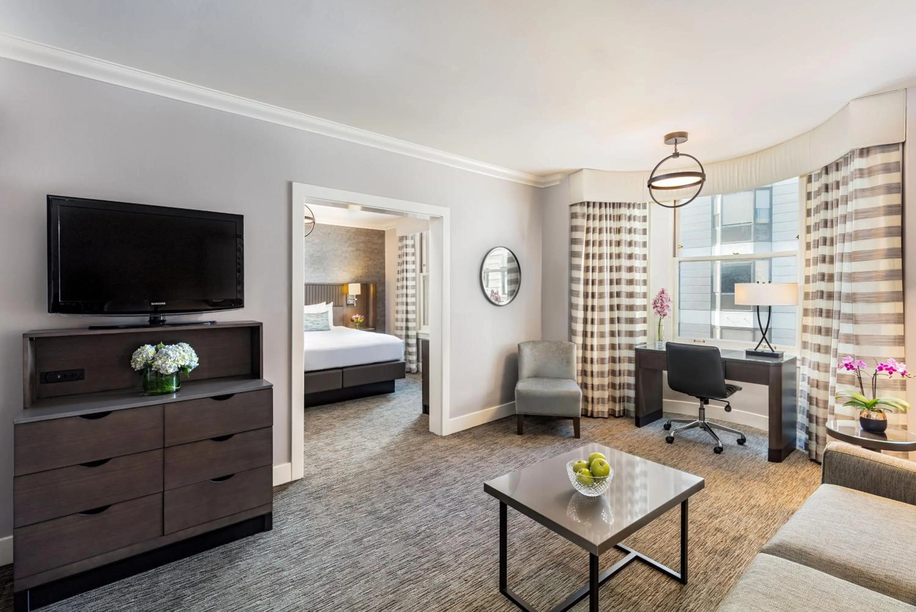 Bed in Handlery Union Square Hotel