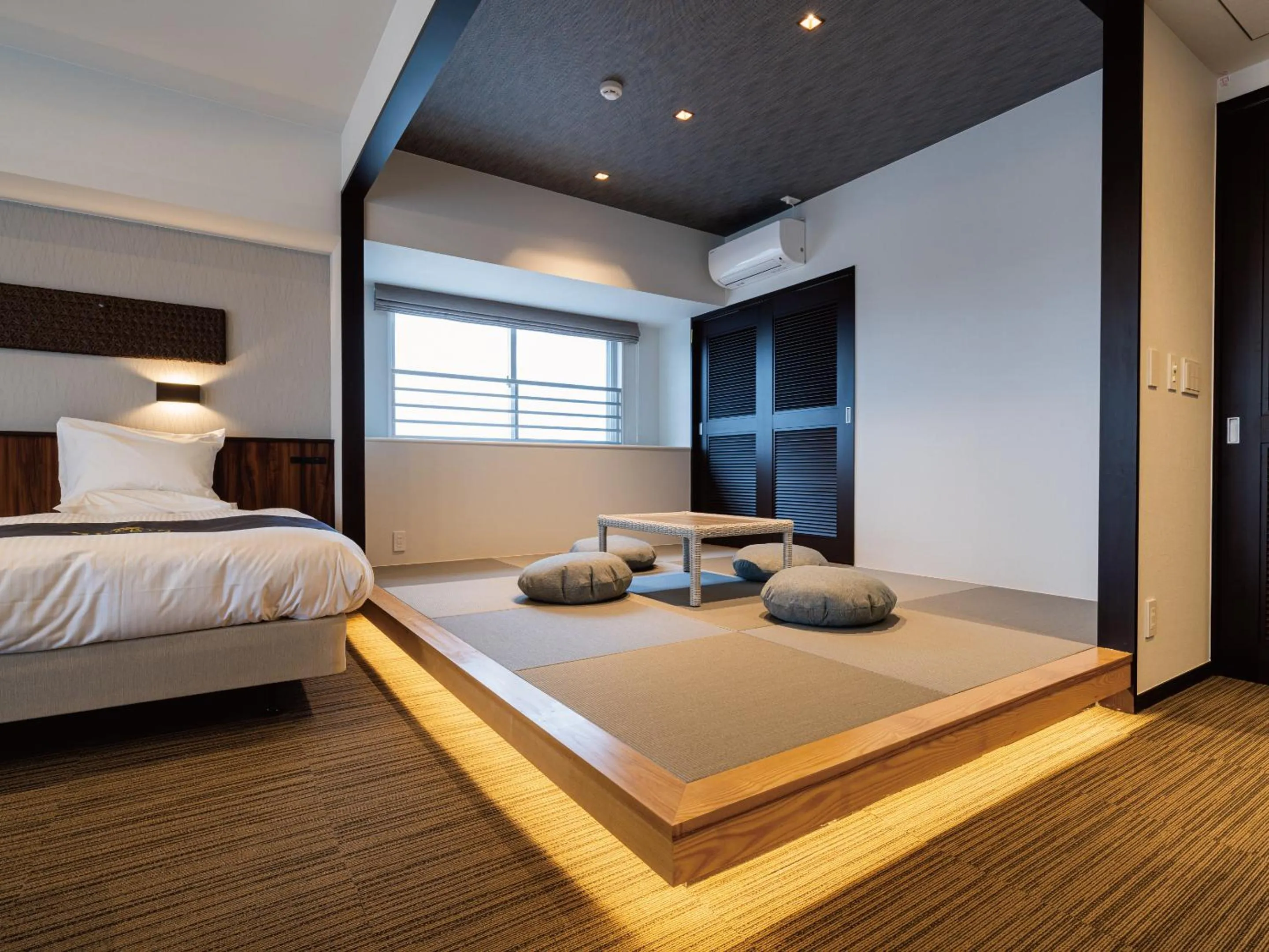 Photo of the whole room, Bed in Aqua Palace Chatan by Coldio Premium