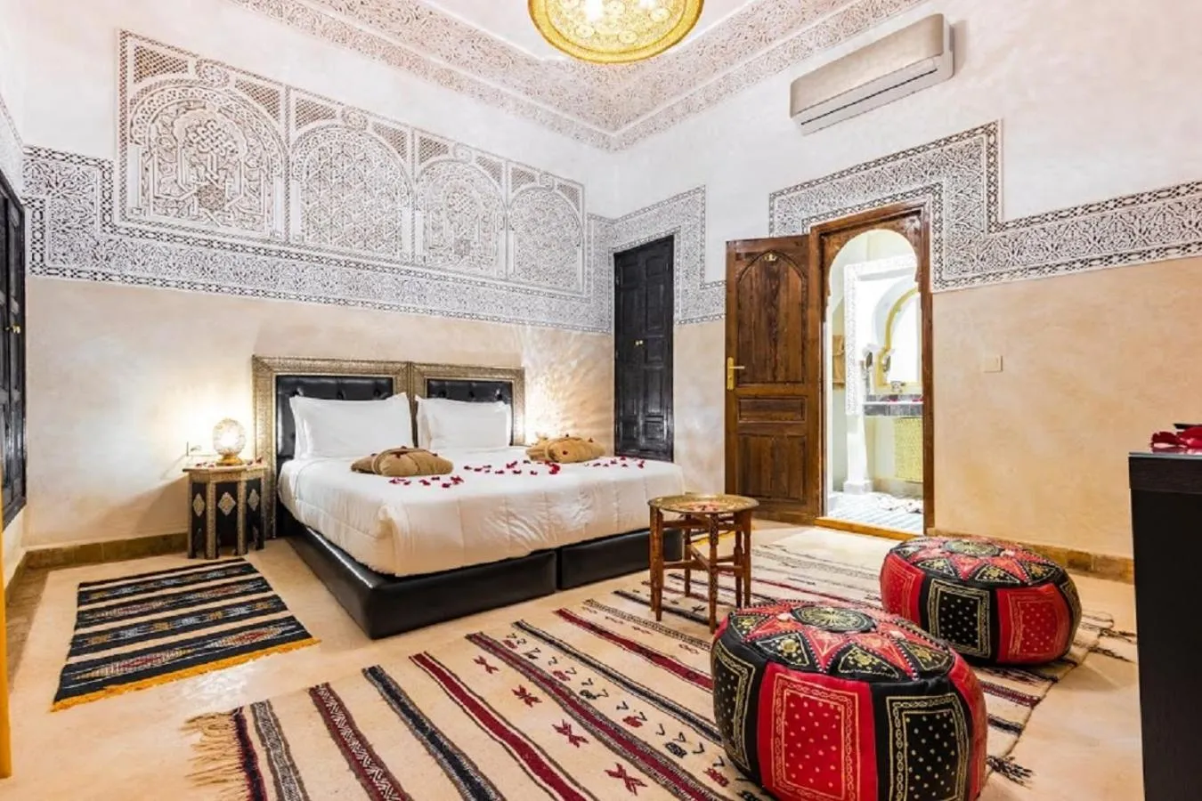 Bed in Riad Medina Art & Suites