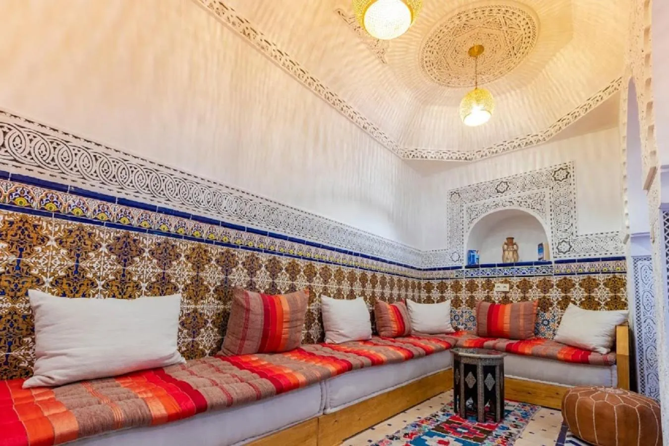 Library, Bed in Riad Medina Art & Suites
