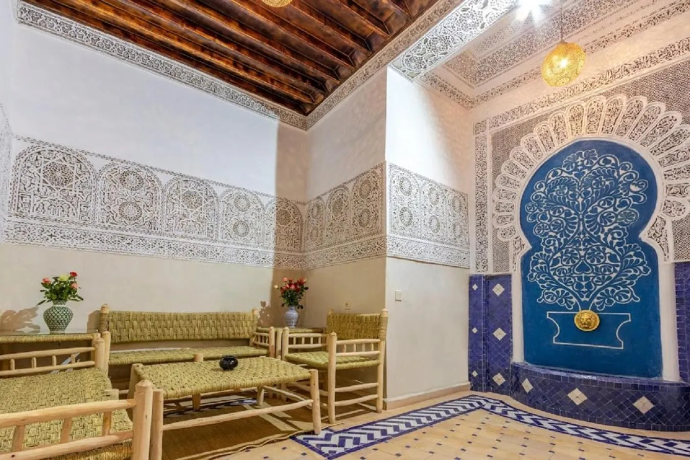 Library in Riad Medina Art & Suites