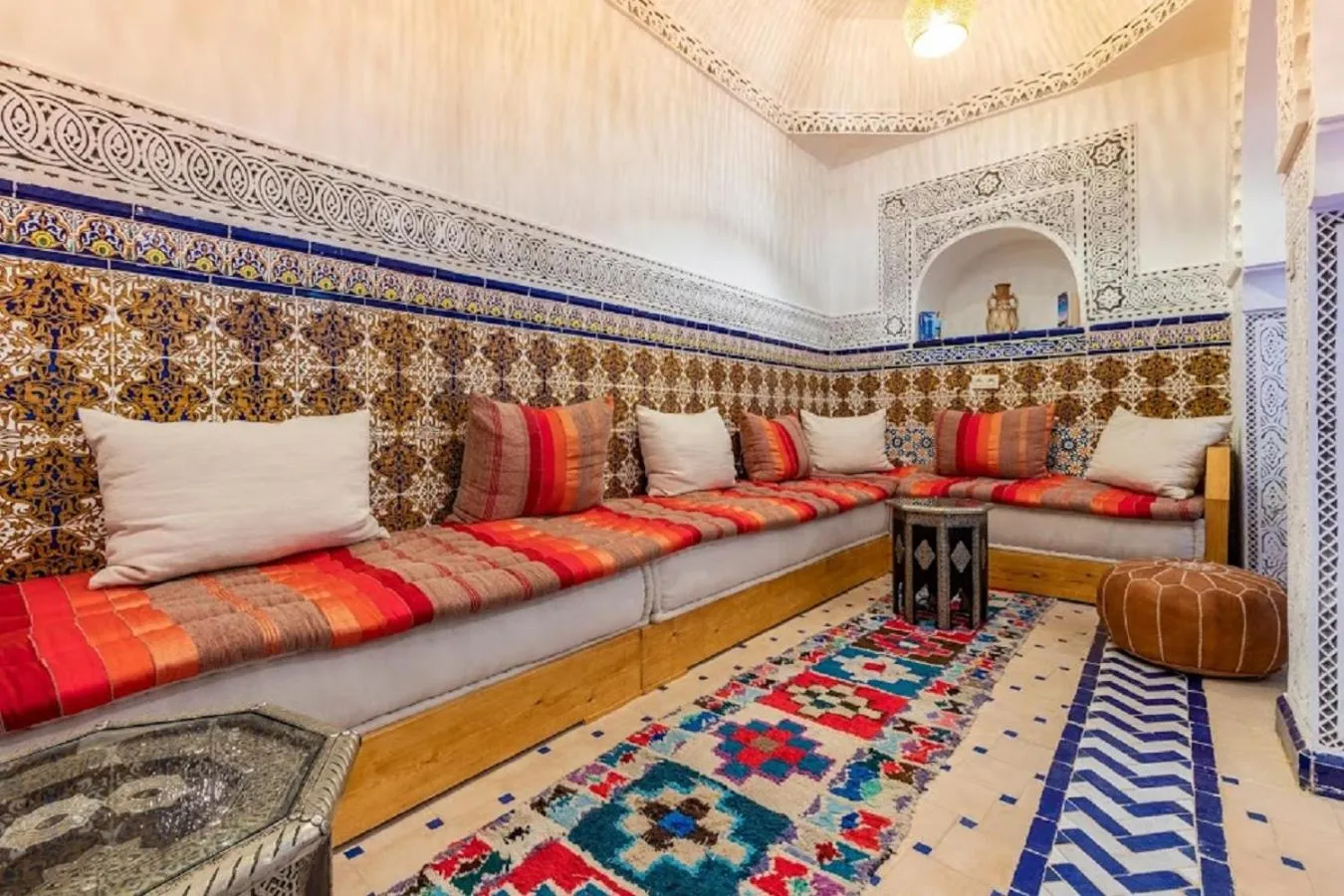 Library, Bed in Riad Medina Art & Suites