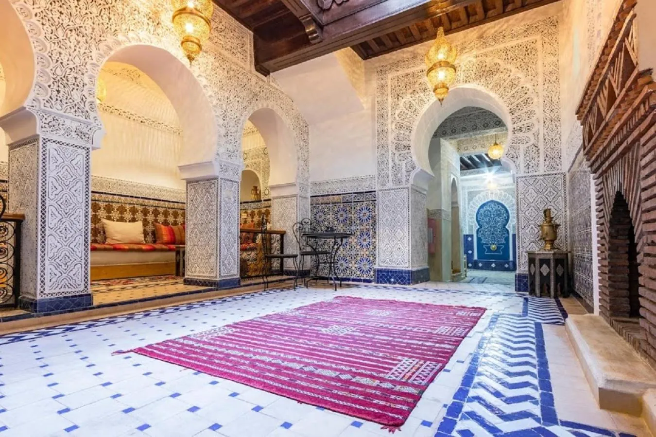 Library in Riad Medina Art & Suites