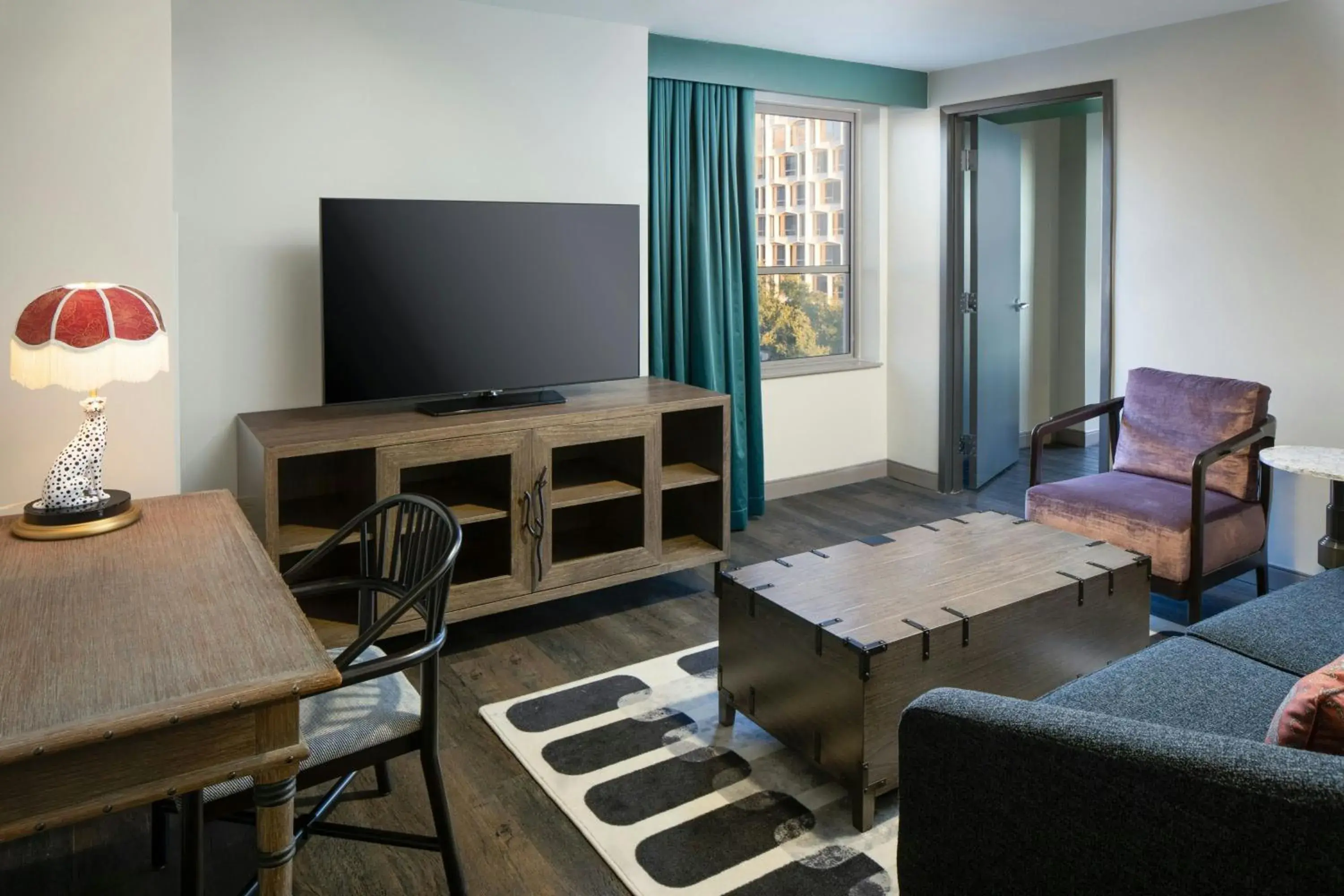 Junior Queen Suite with City view in Hotel Tonnelle New Orleans, a Tribute Portfolio Hotel Junior Queen Suite with City view in Hotel Tonnelle New Orleans, a Tribute Portfolio Hotel