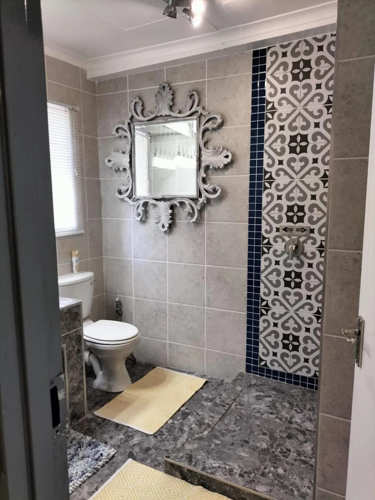 Shower in Hadeda Hall