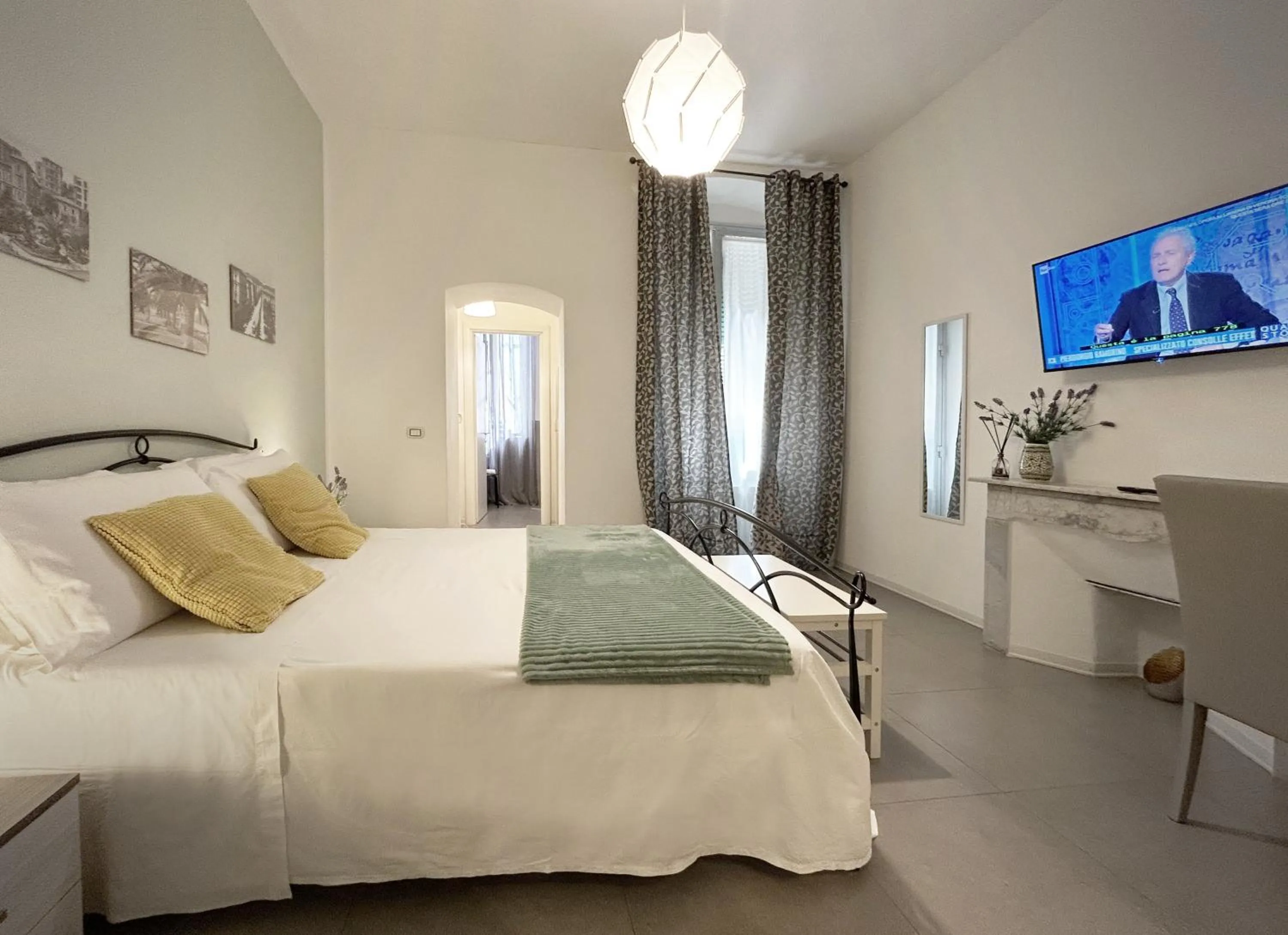 TV and multimedia in Affittacamere Everest