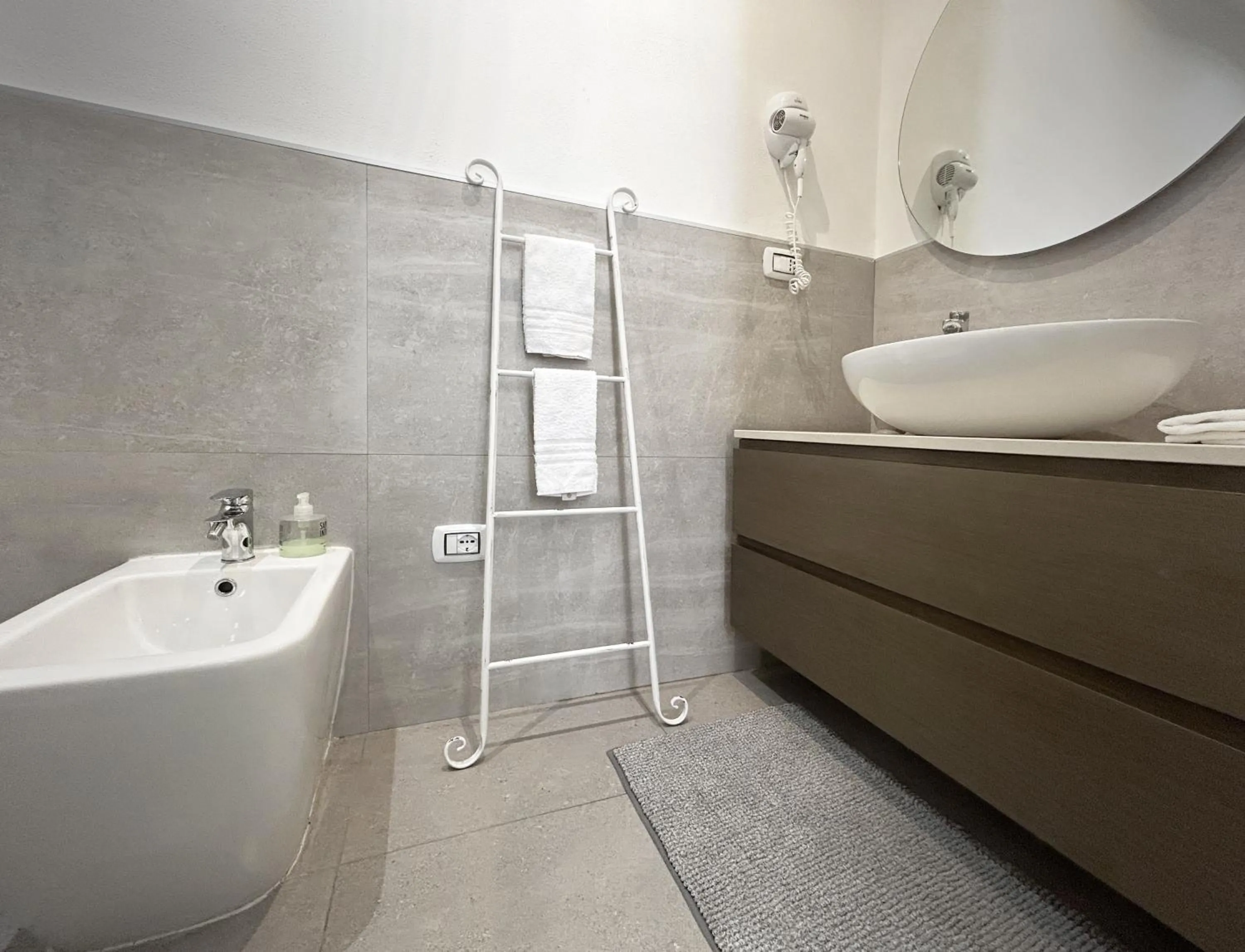 Bathroom in Affittacamere Everest