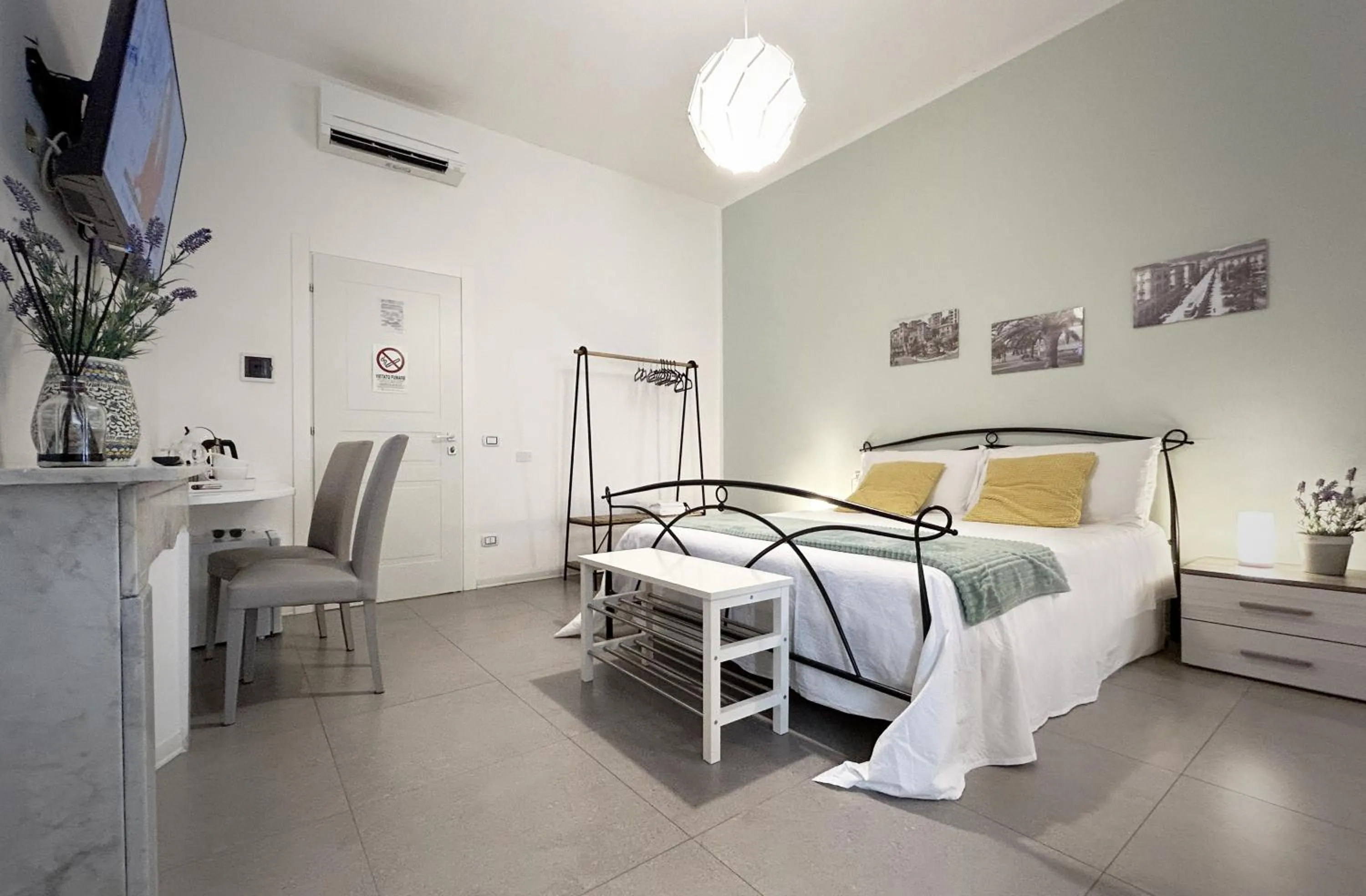 Bedroom in Affittacamere Everest