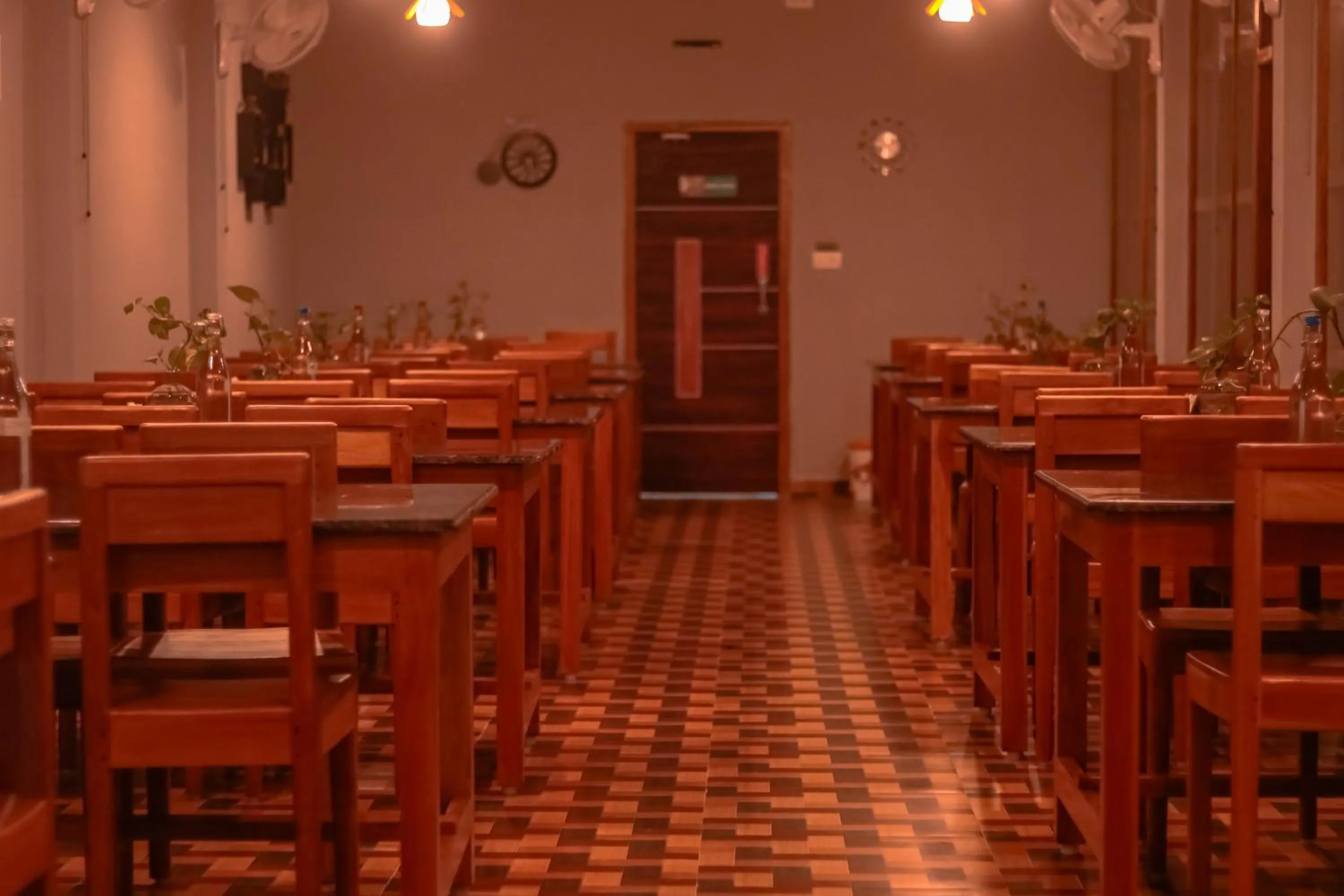 Restaurant/places to eat in Blue Bird Resort