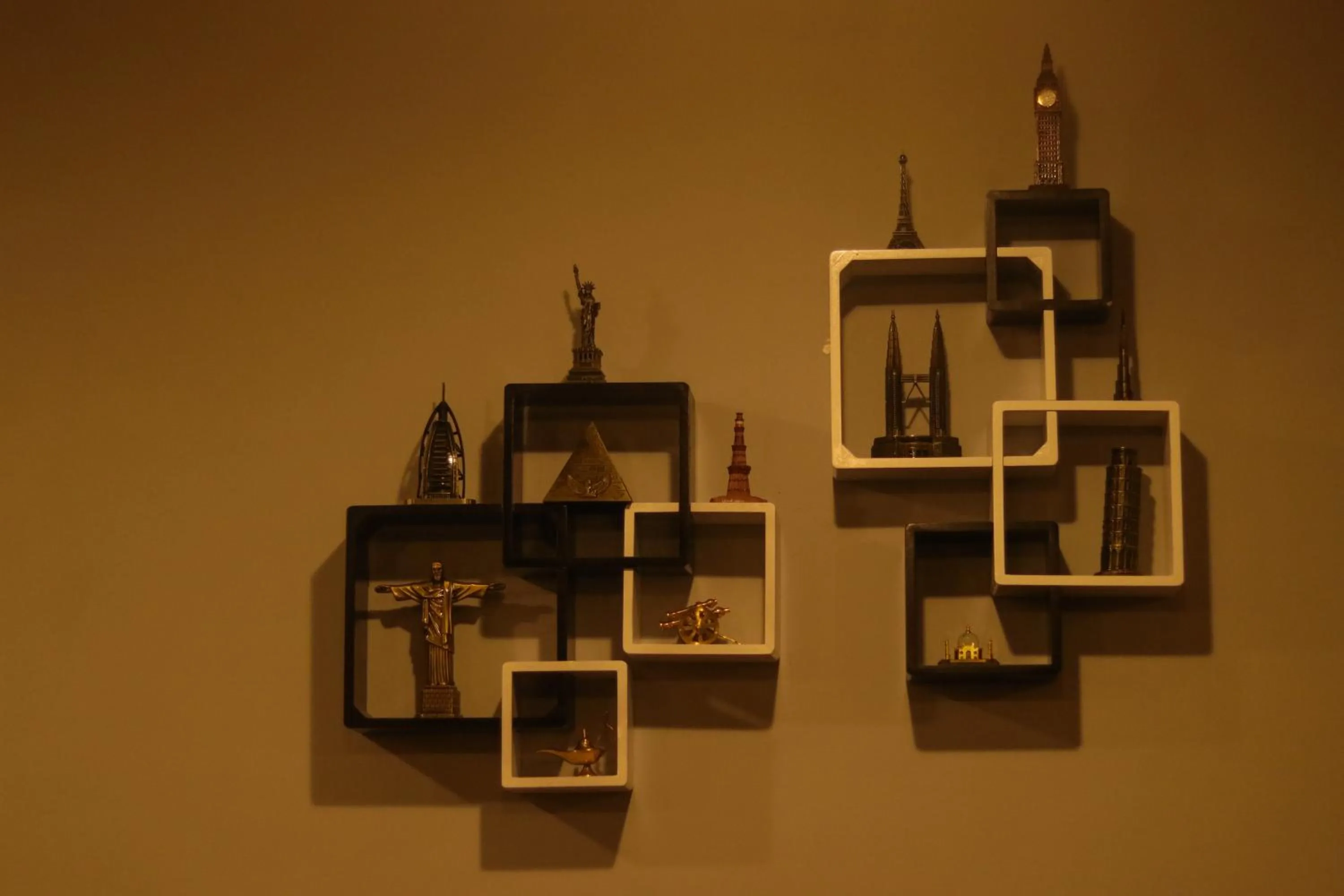 Restaurant/places to eat in Blue Bird Resort