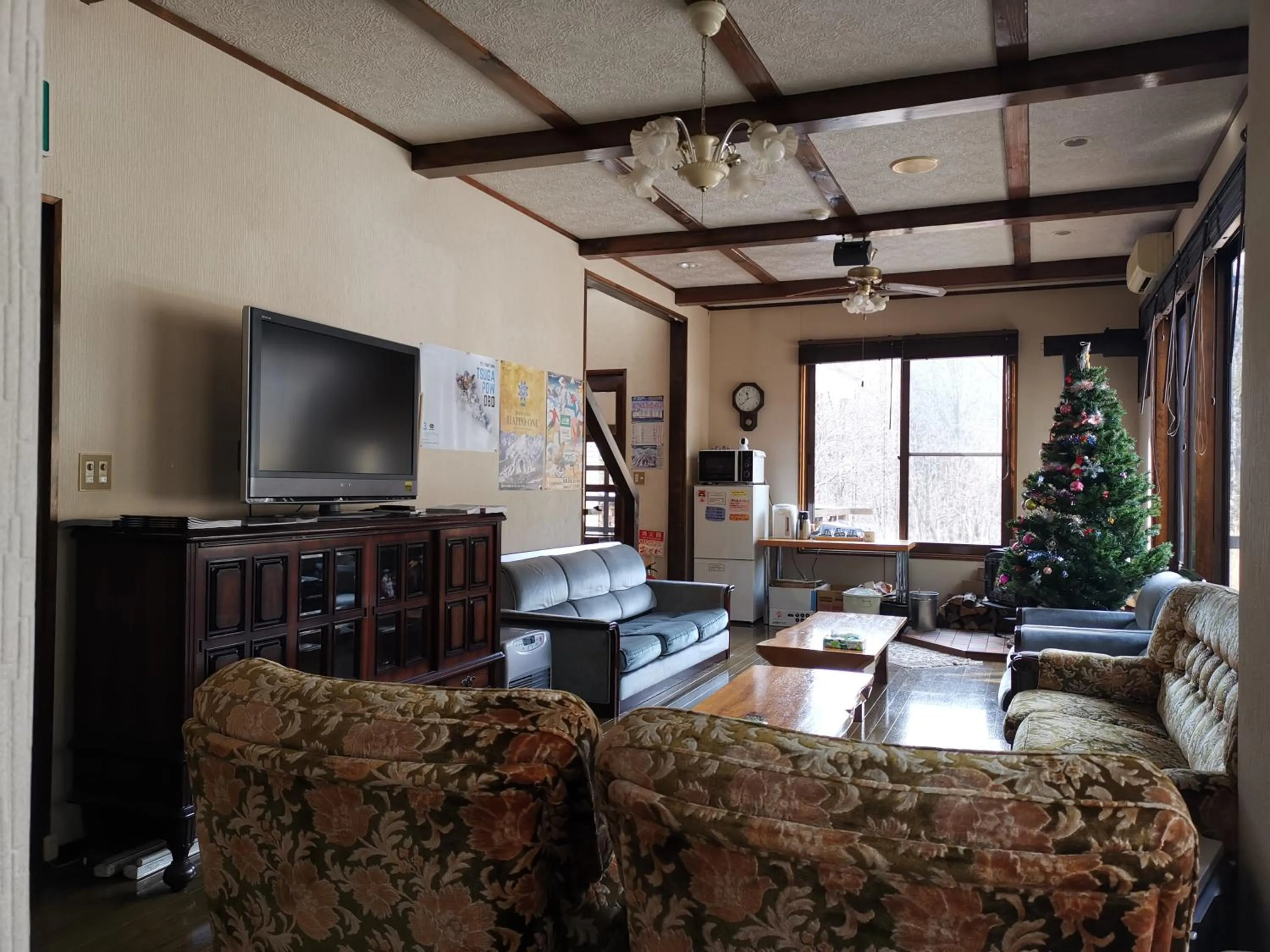 Communal lounge/ TV room in Hakuba Powder Republic