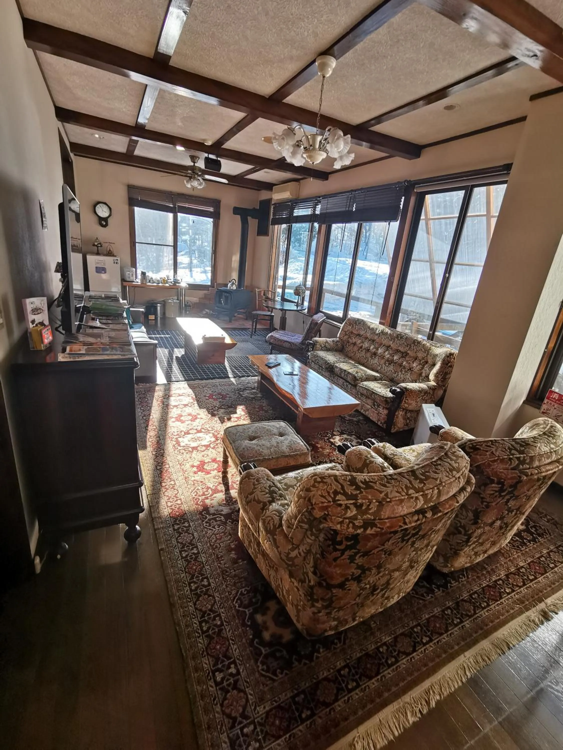 Communal lounge/ TV room in Hakuba Powder Republic