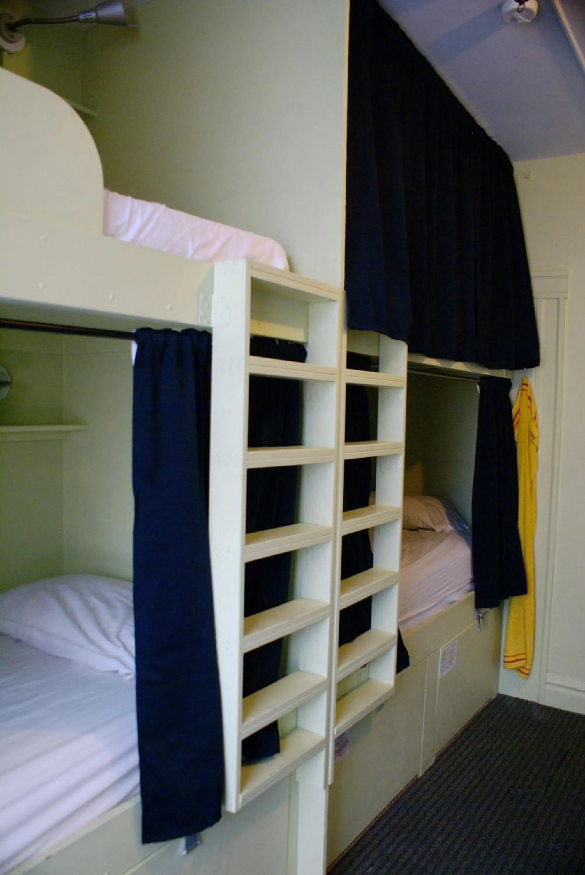 Bedroom, Bed in Adelaide Hostel