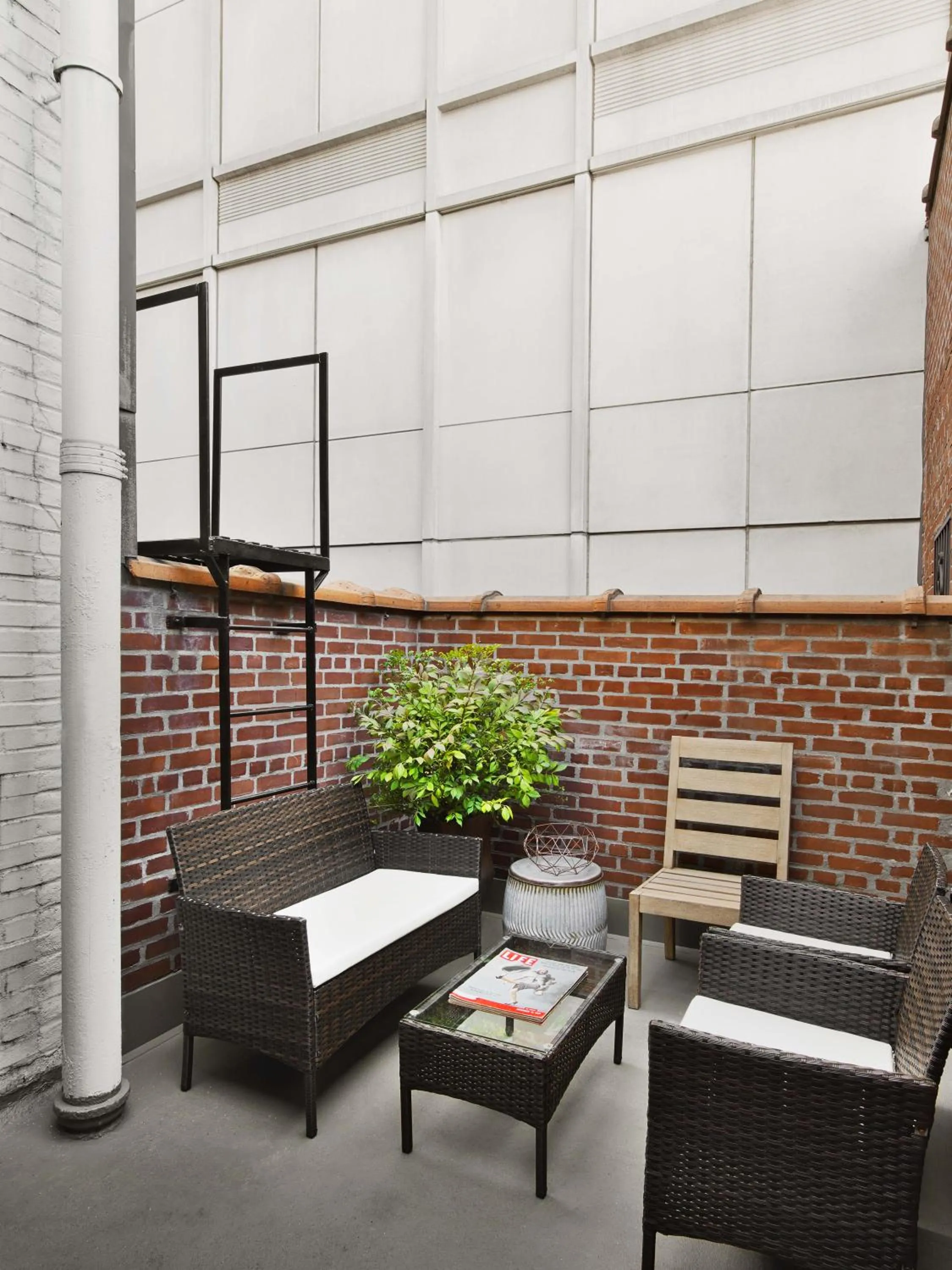 Balcony/Terrace in Life Hotel New York