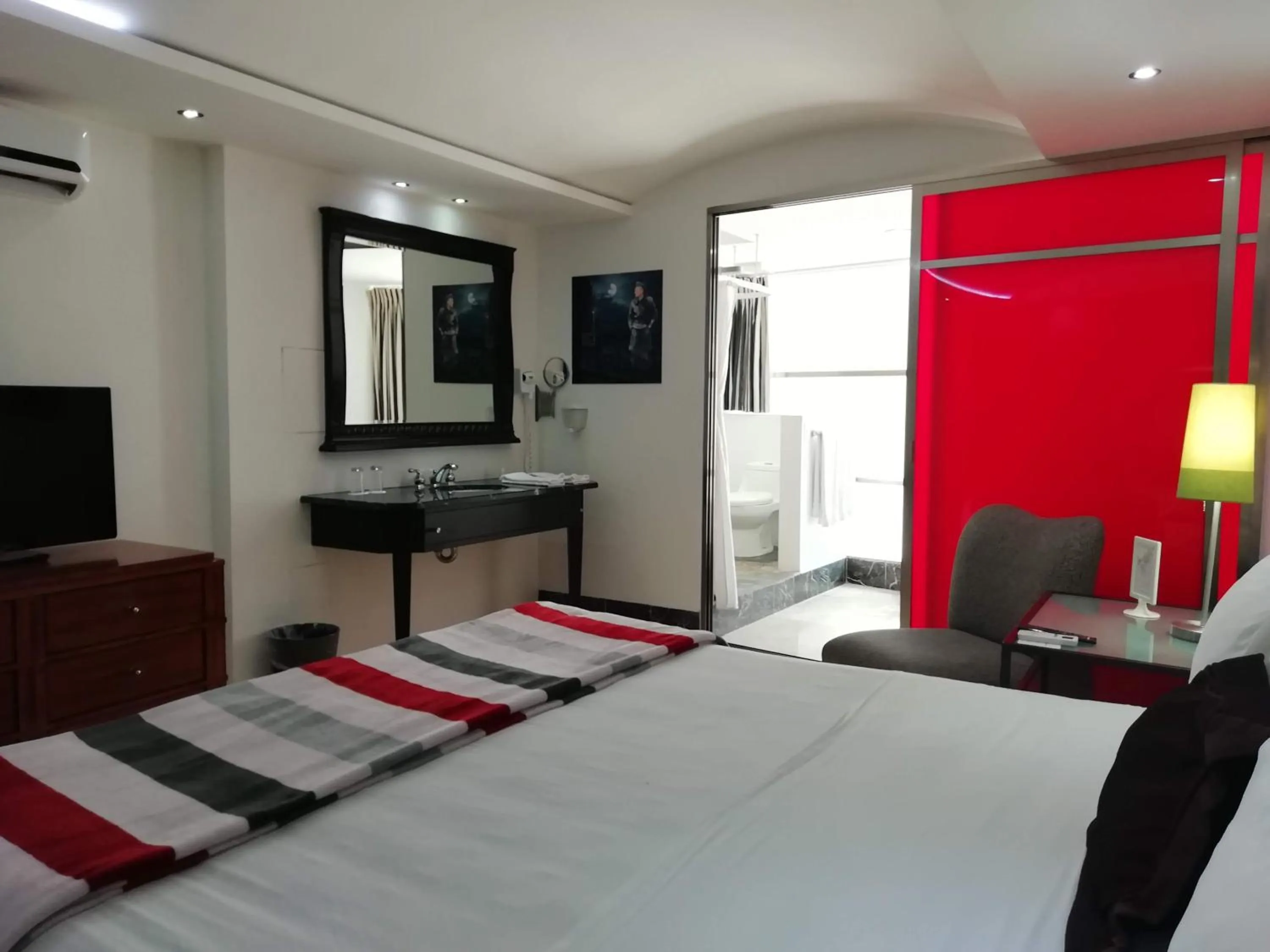 Bed in Spazio Boutique Hotel