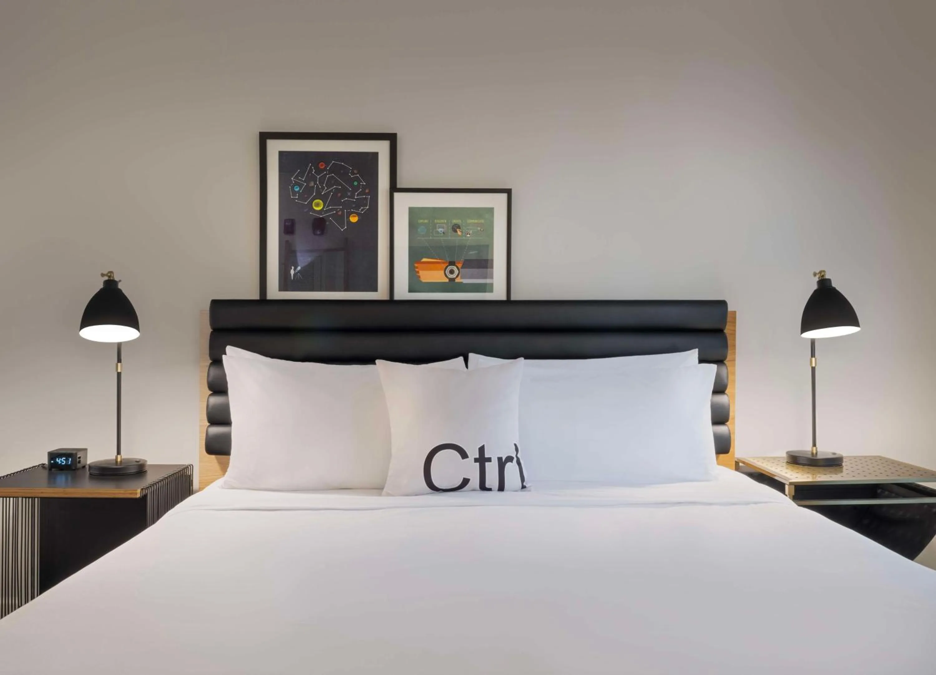 Bed in Freepoint Hotel Cambridge, Tapestry Collection by Hilton