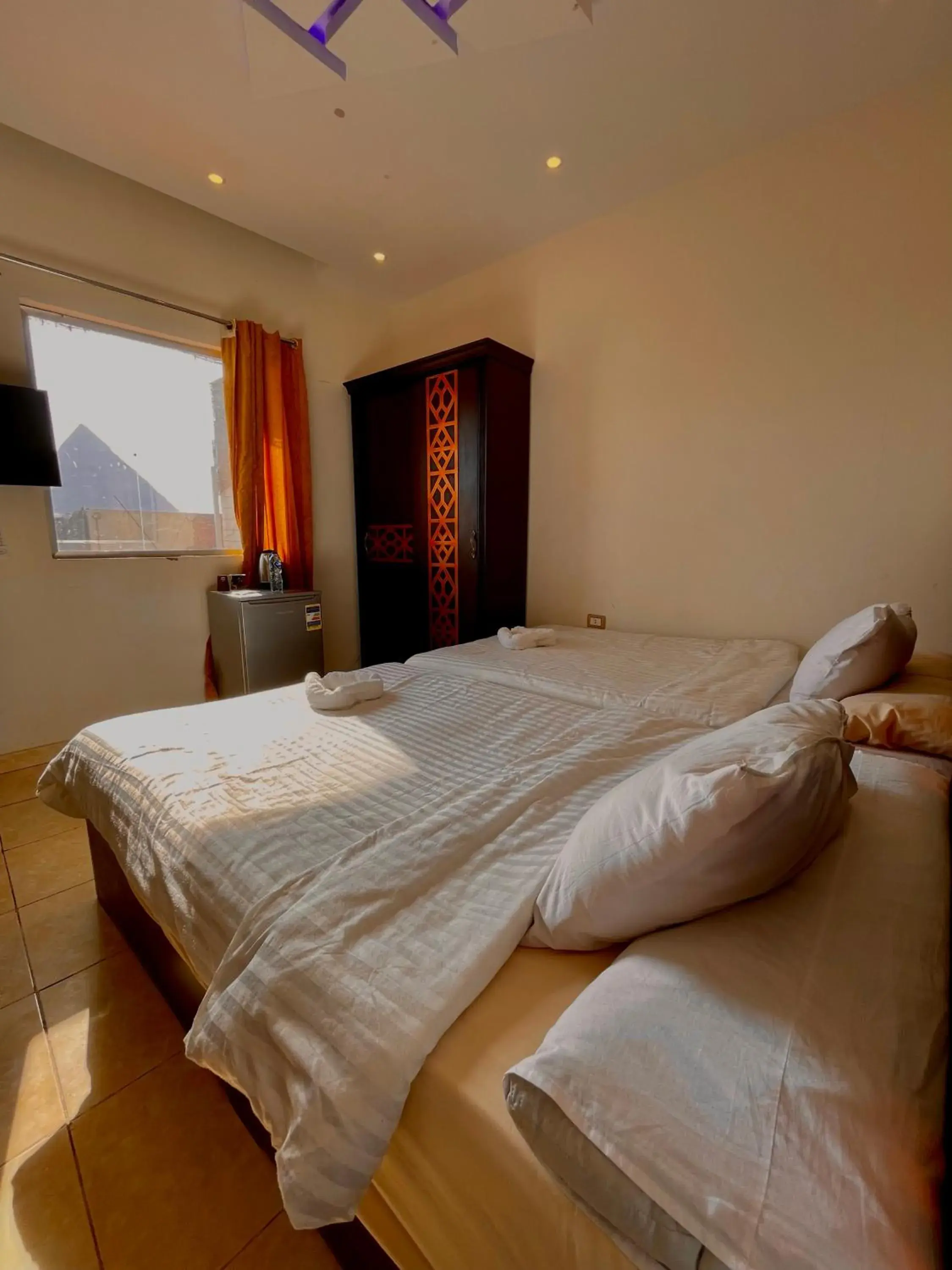 Double Room with Mountain View in Sahara Pyramids Inn Double Room with Mountain View in Sahara Pyramids Inn