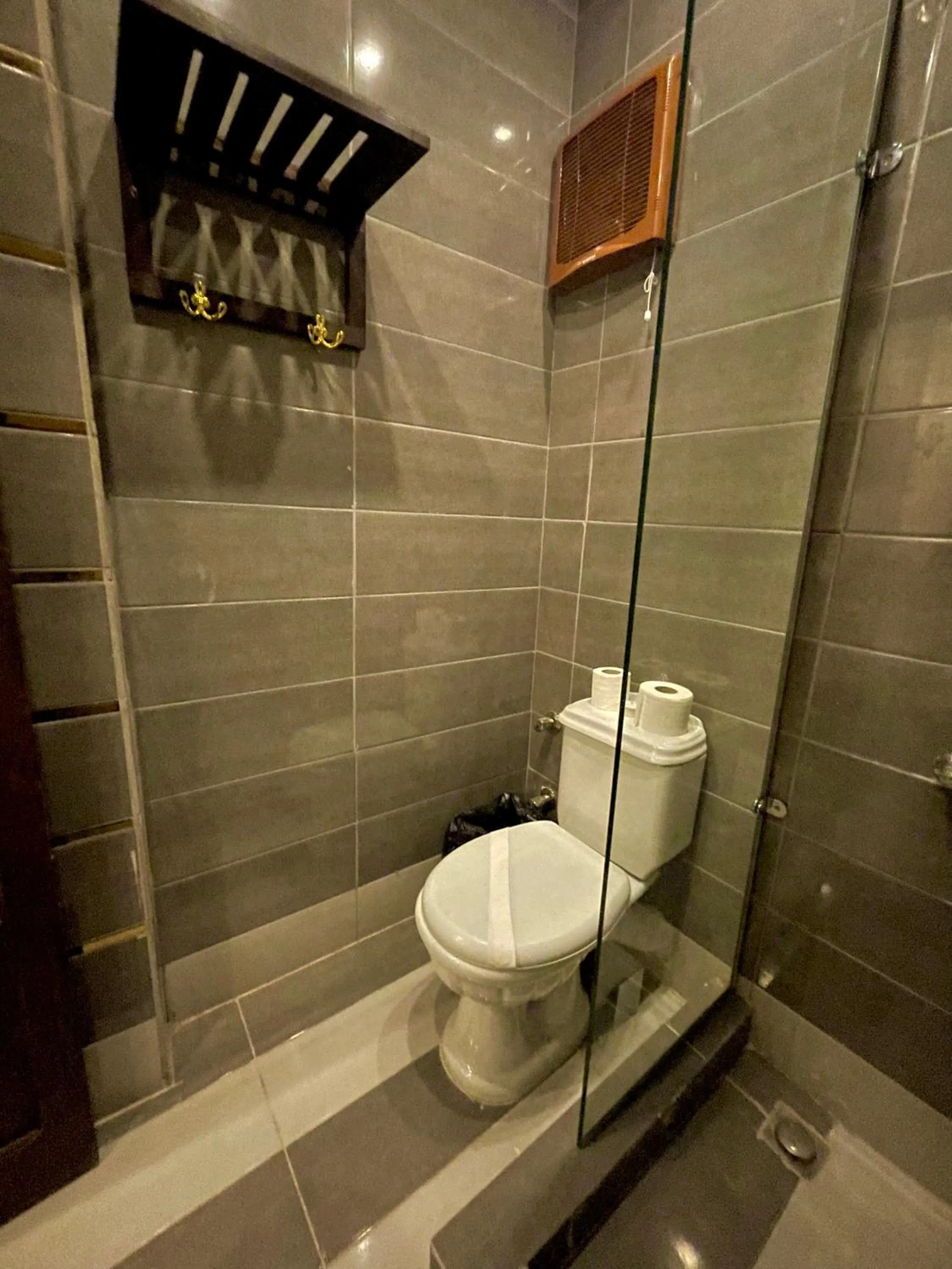 Shower in Sahara Pyramids Inn