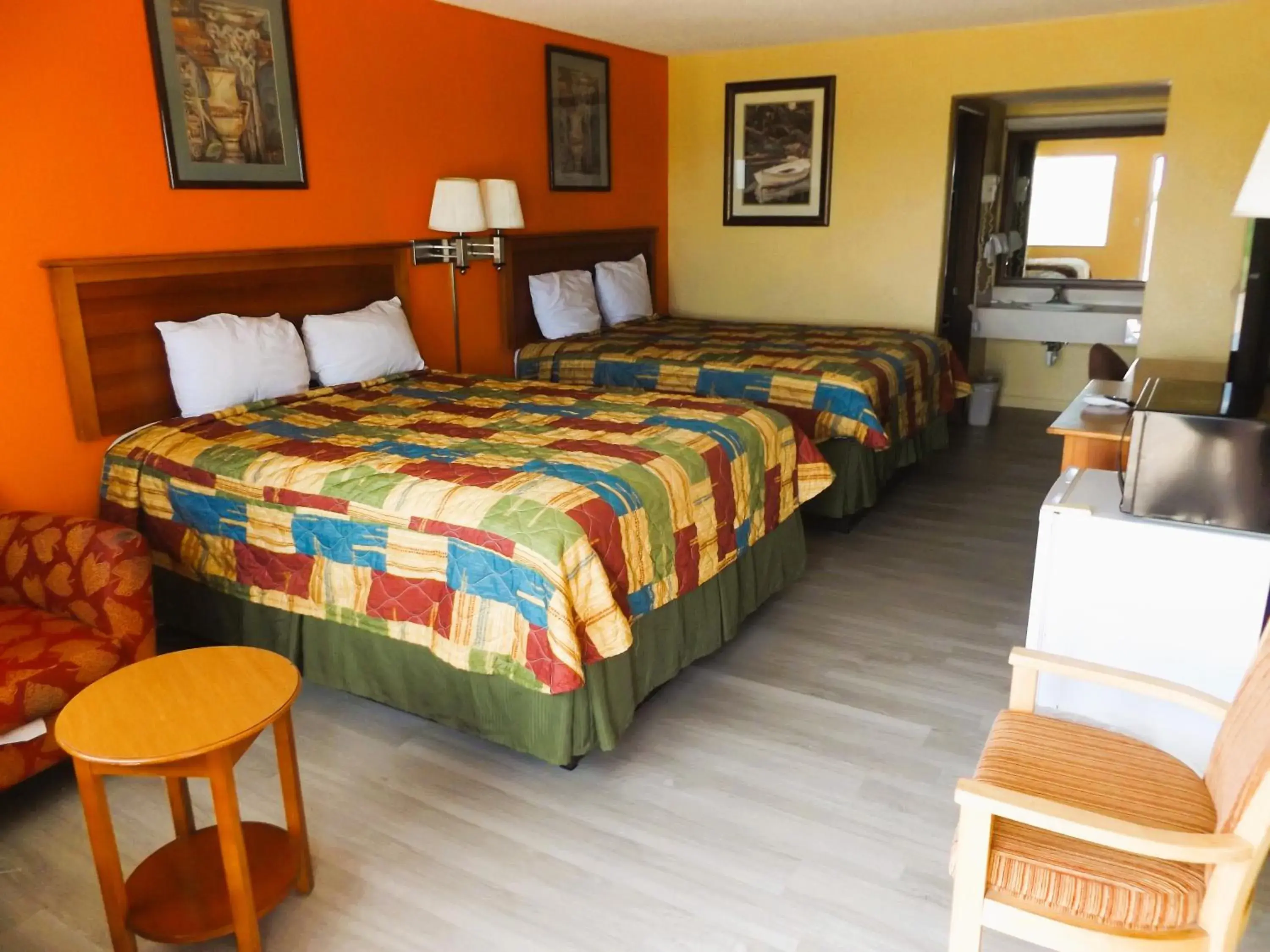 Deluxe Double Room in Regency Inn Deluxe Double Room in Regency Inn