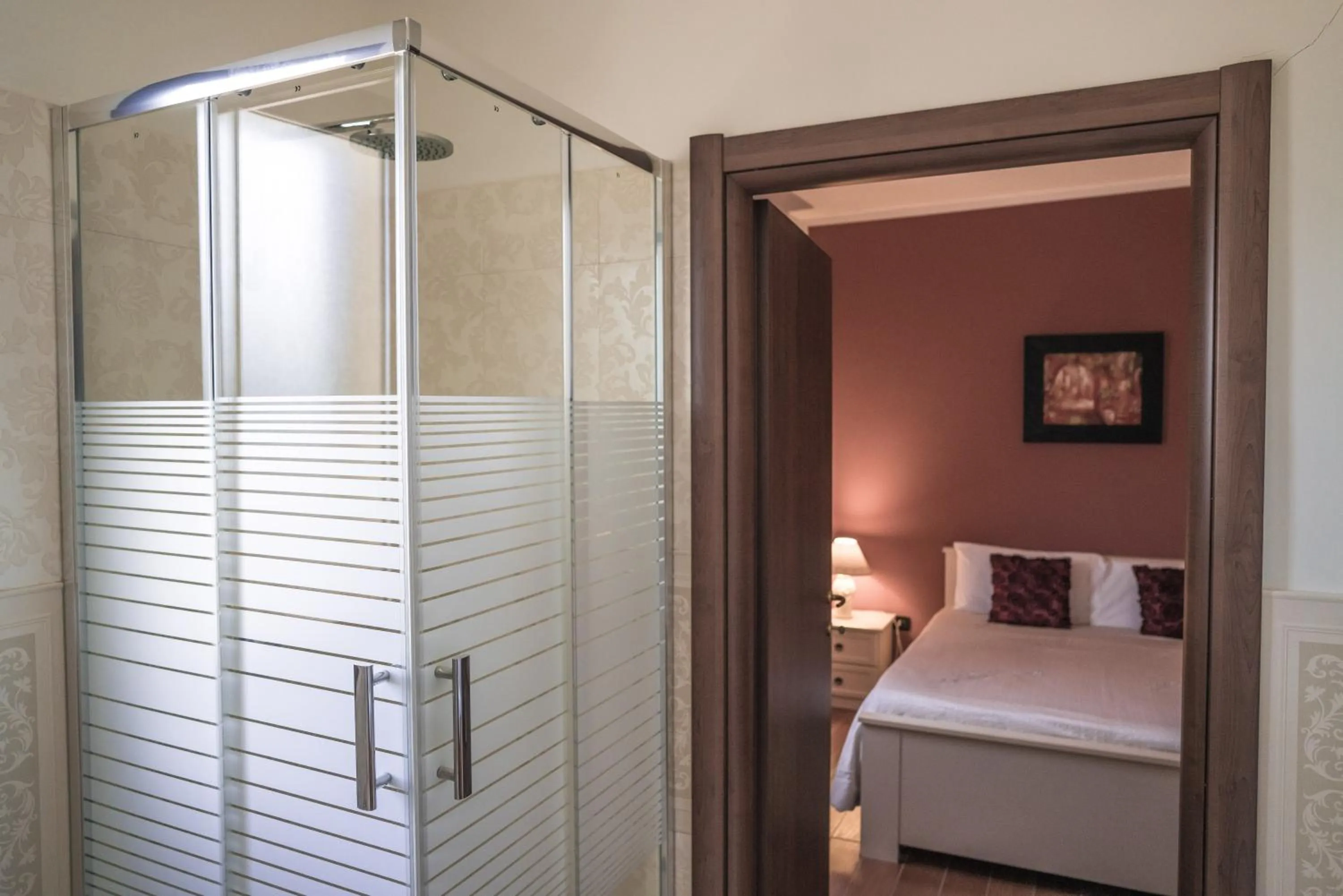 Shower, Bed in Casa Piano del Re
